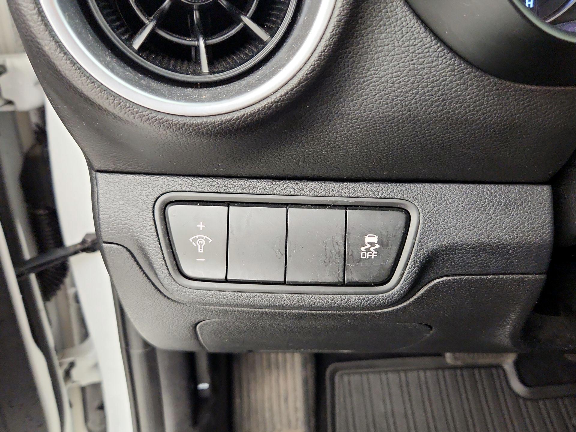 Thumbnail: 2023 Kia Forte - 13