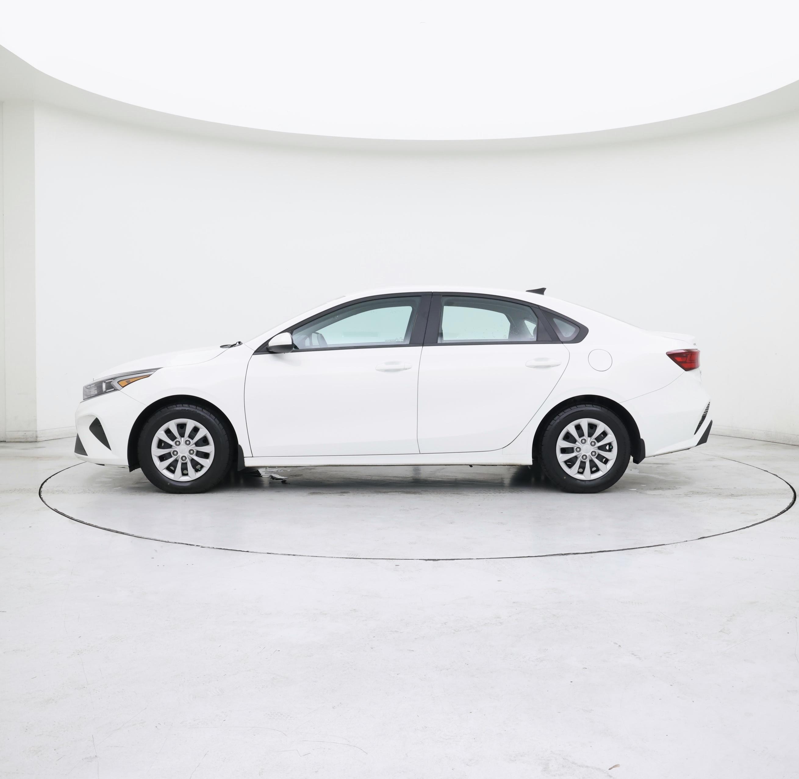 Thumbnail: 2023 Kia Forte - 3