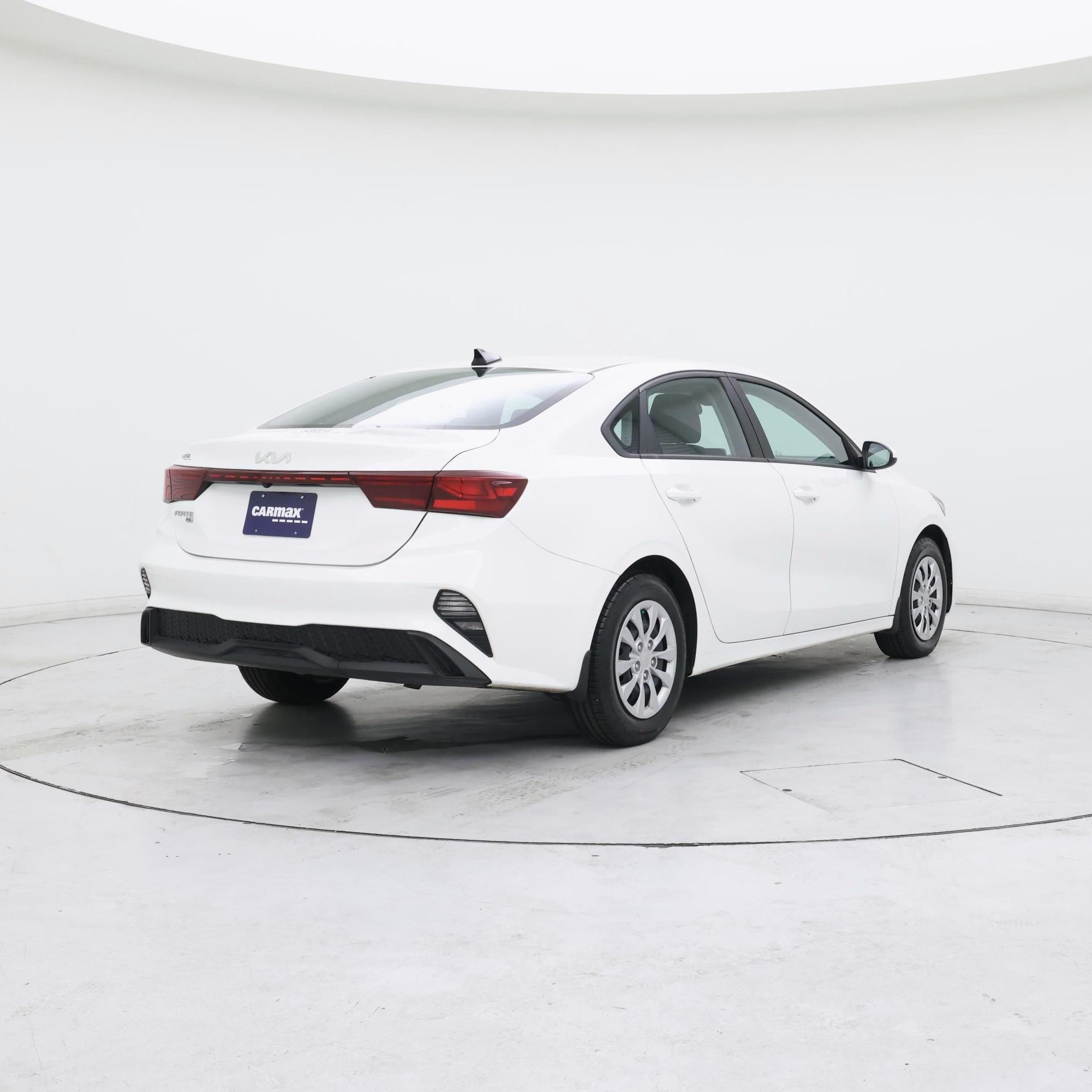 Thumbnail: 2023 Kia Forte - 8