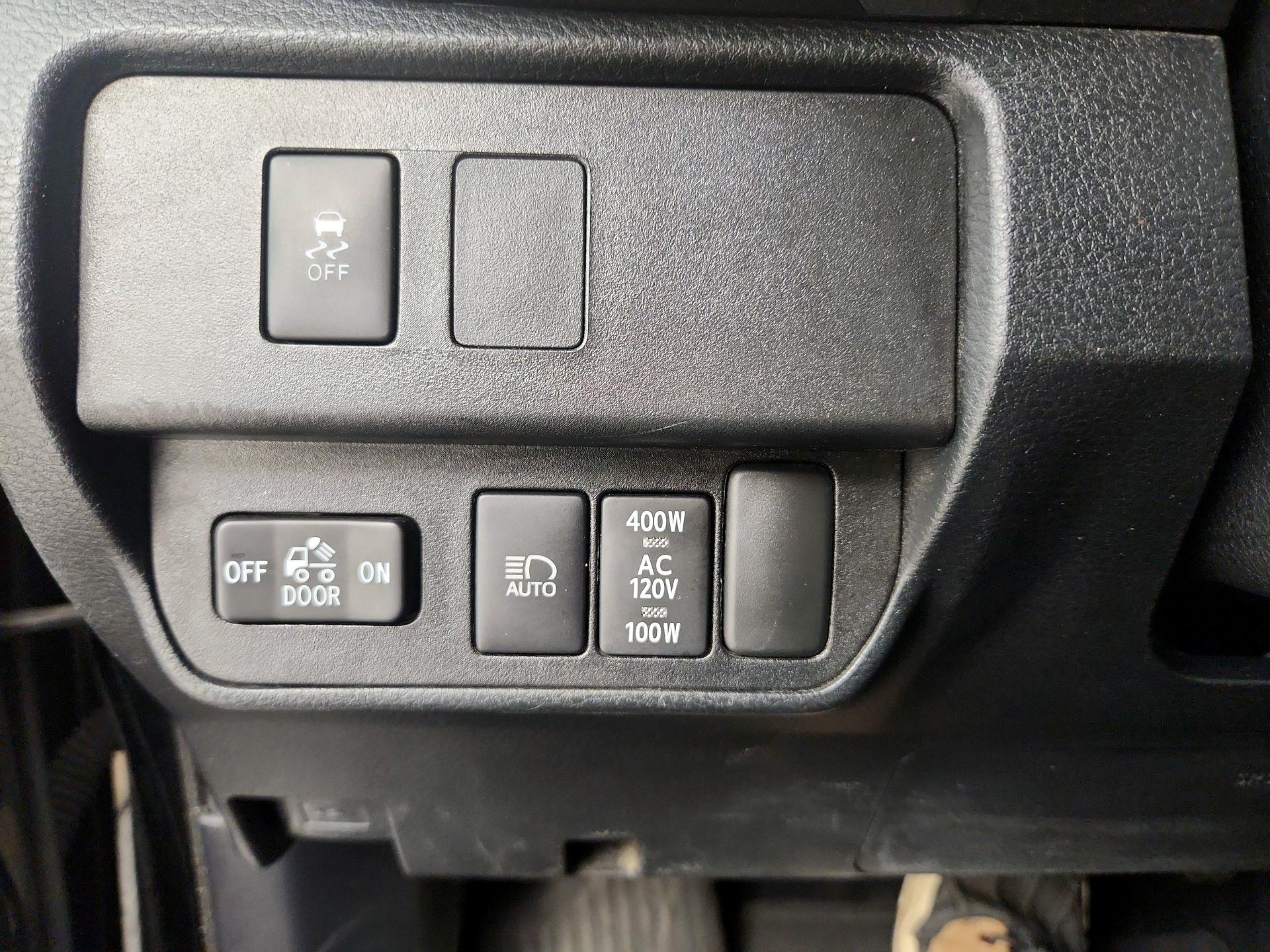 Thumbnail: 2021 Toyota Tacoma - 13