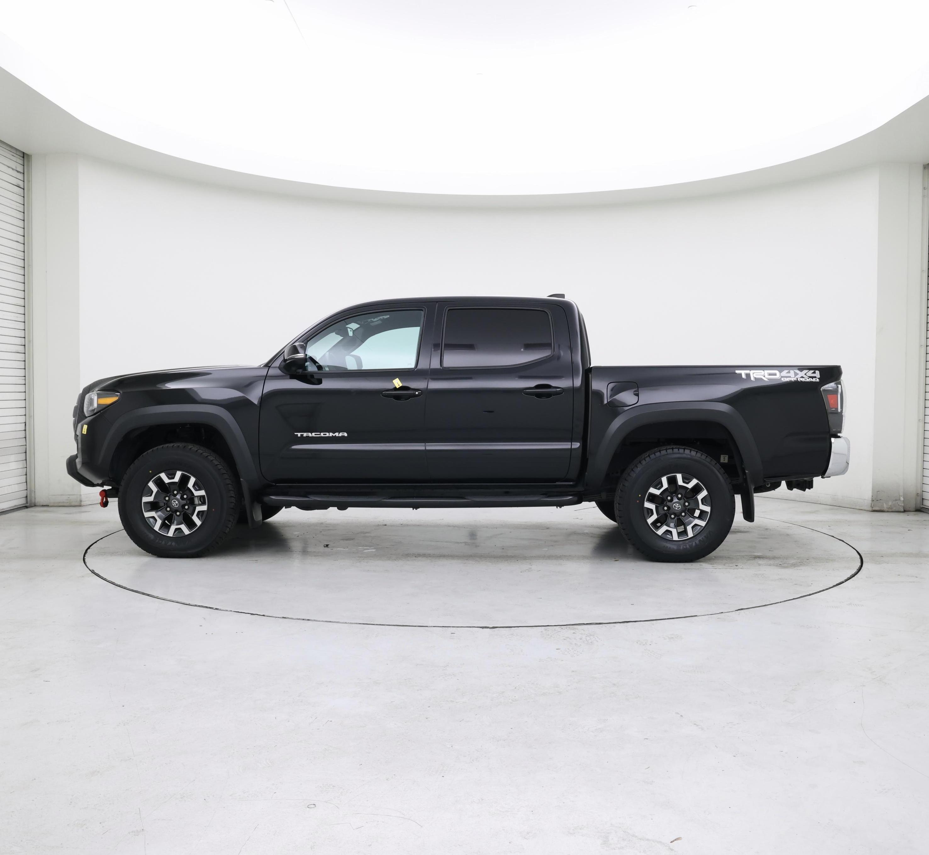 Thumbnail: 2021 Toyota Tacoma - 3