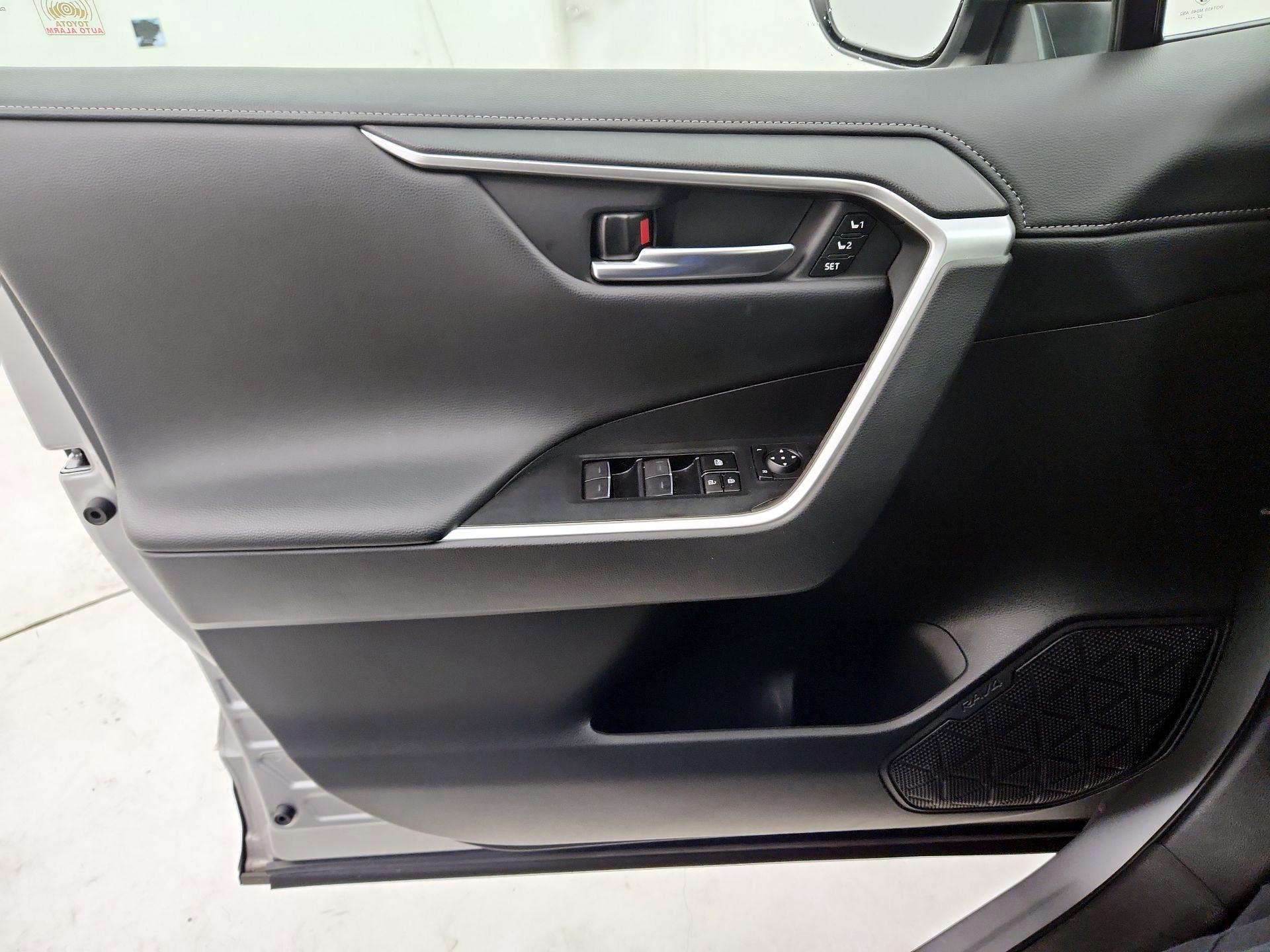 Thumbnail: 2023 Toyota RAV4 - 12