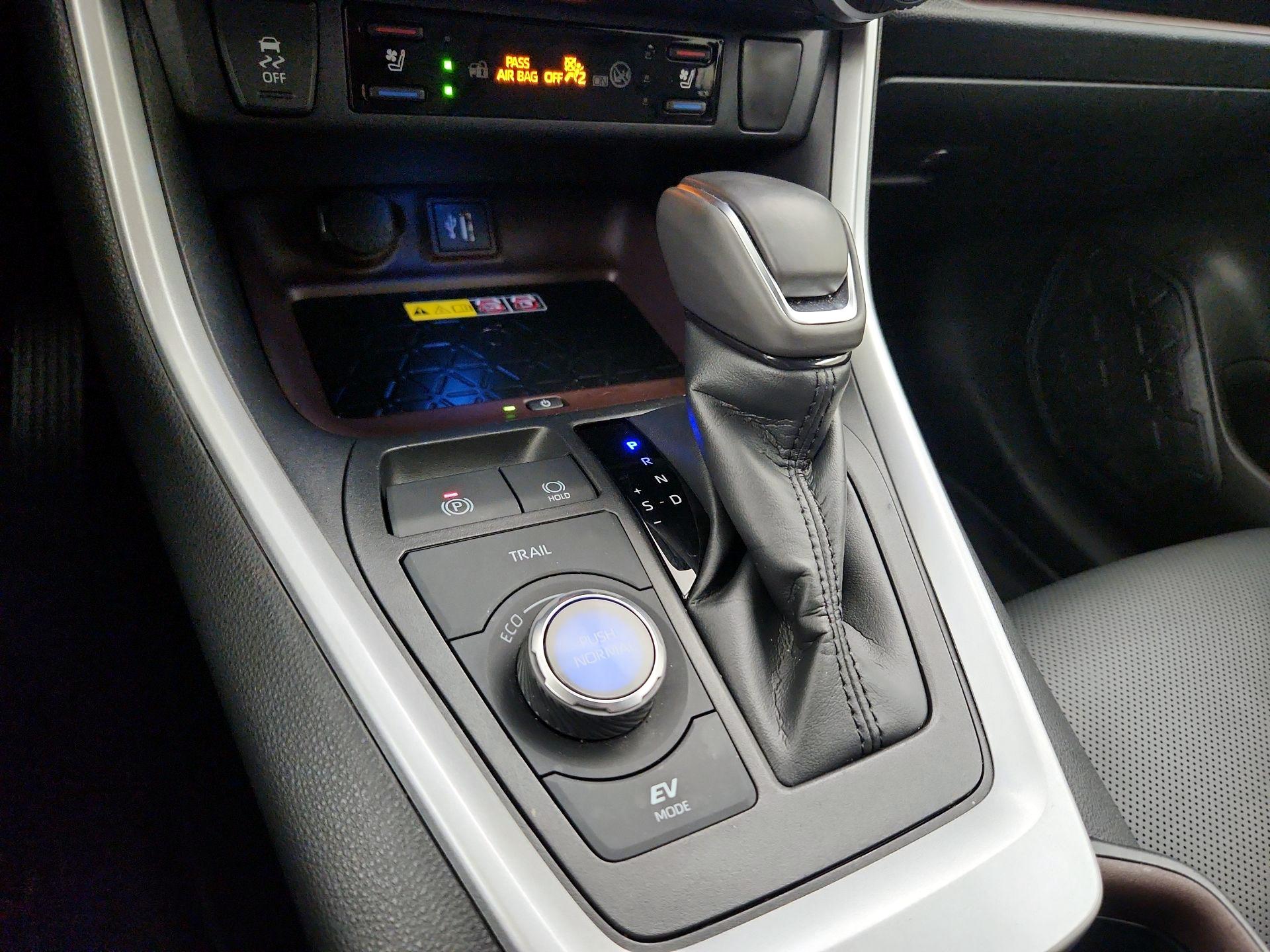 Thumbnail: 2023 Toyota RAV4 - 17