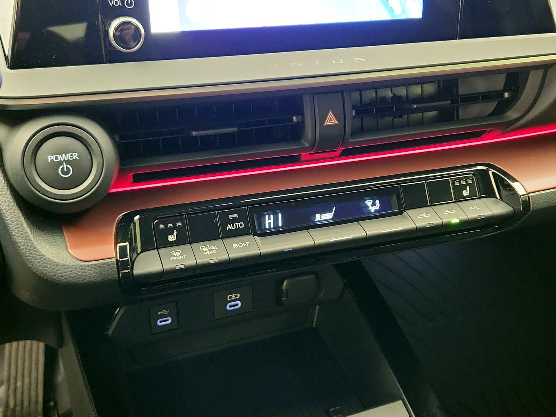 Thumbnail: 2024 Toyota Prius Prime - 16