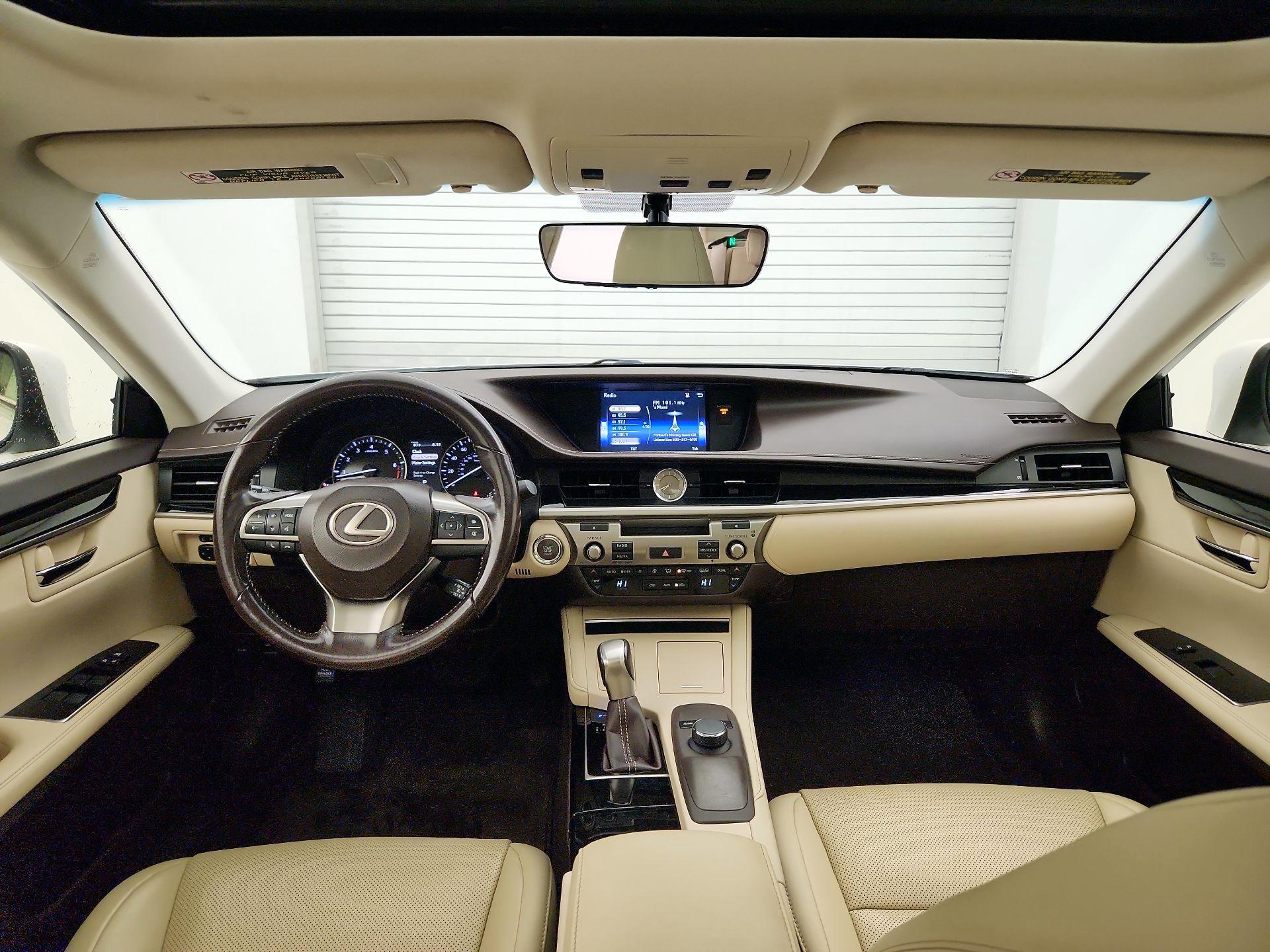 Thumbnail: 2016 Lexus ES - 9