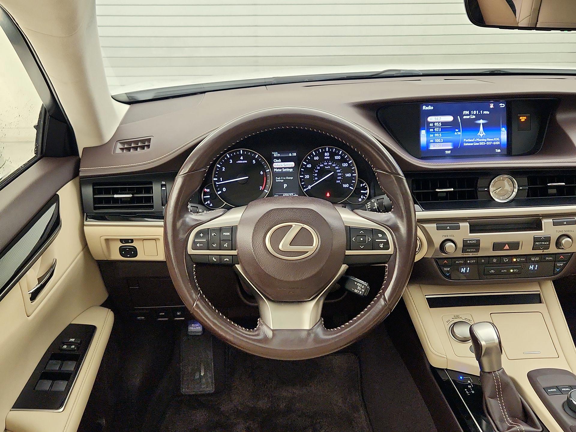 Thumbnail: 2016 Lexus ES - 10
