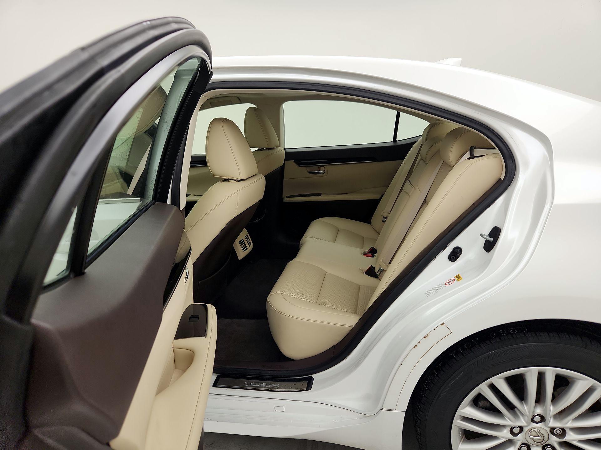 Thumbnail: 2016 Lexus ES - 20