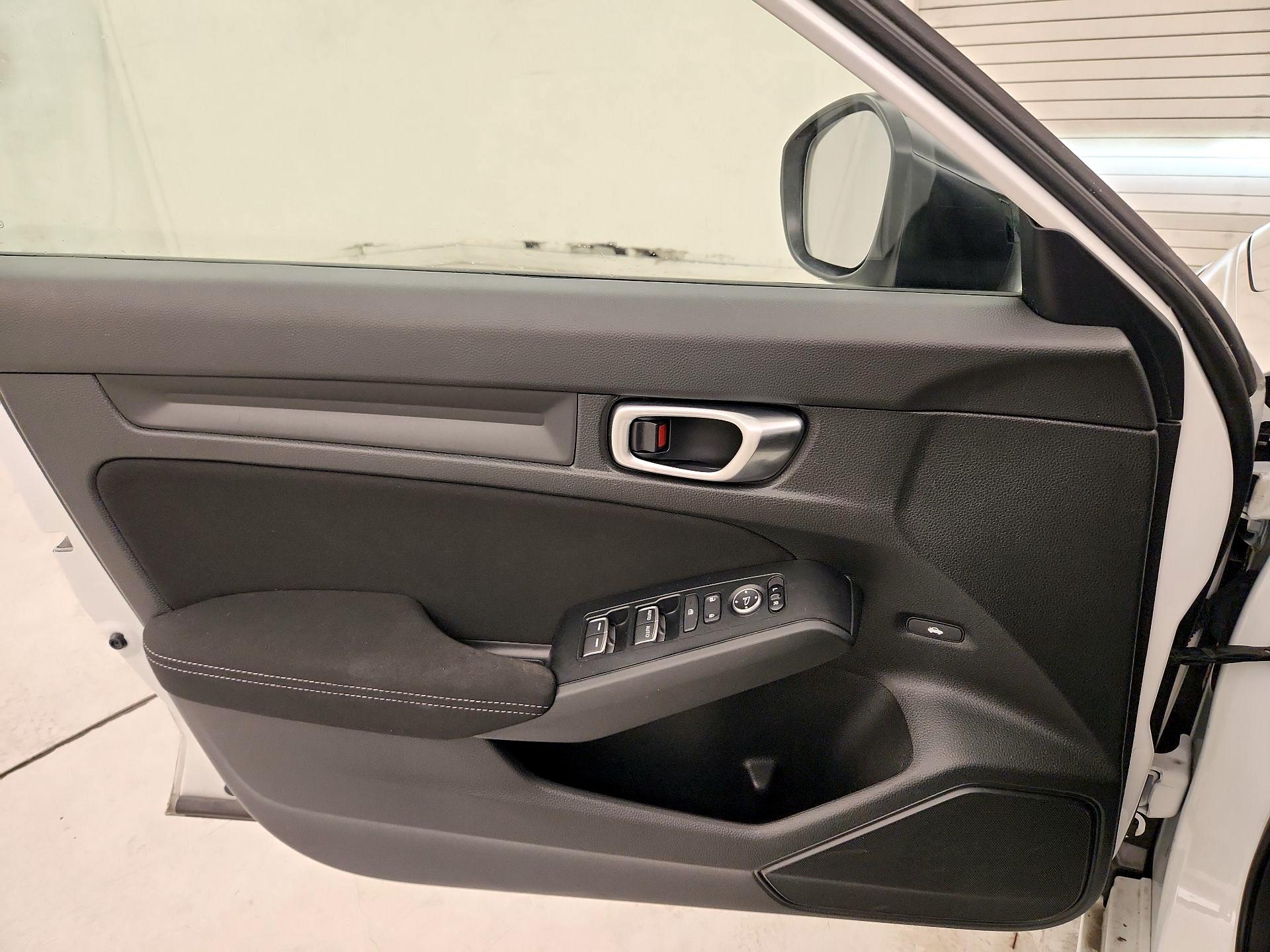 Thumbnail: 2023 Honda Civic - 12