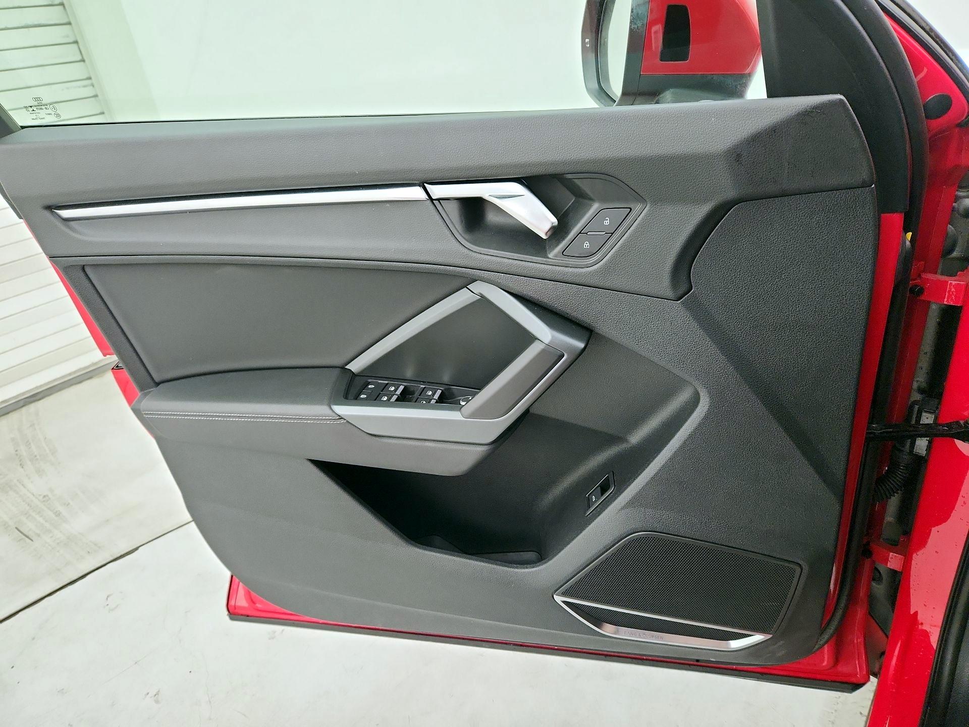 Thumbnail: 2020 Audi Q3 - 12