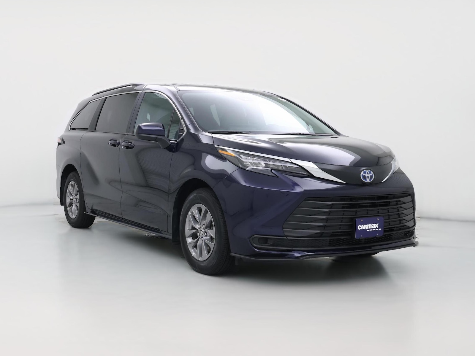 2025 Toyota Sienna LE