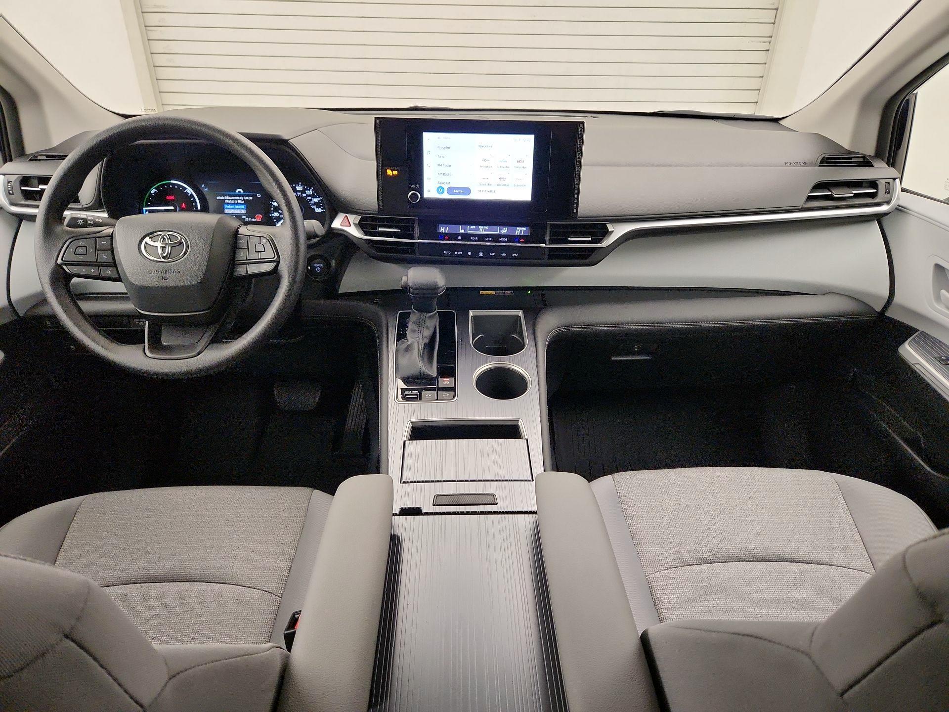 Thumbnail: 2025 Toyota Sienna - 9