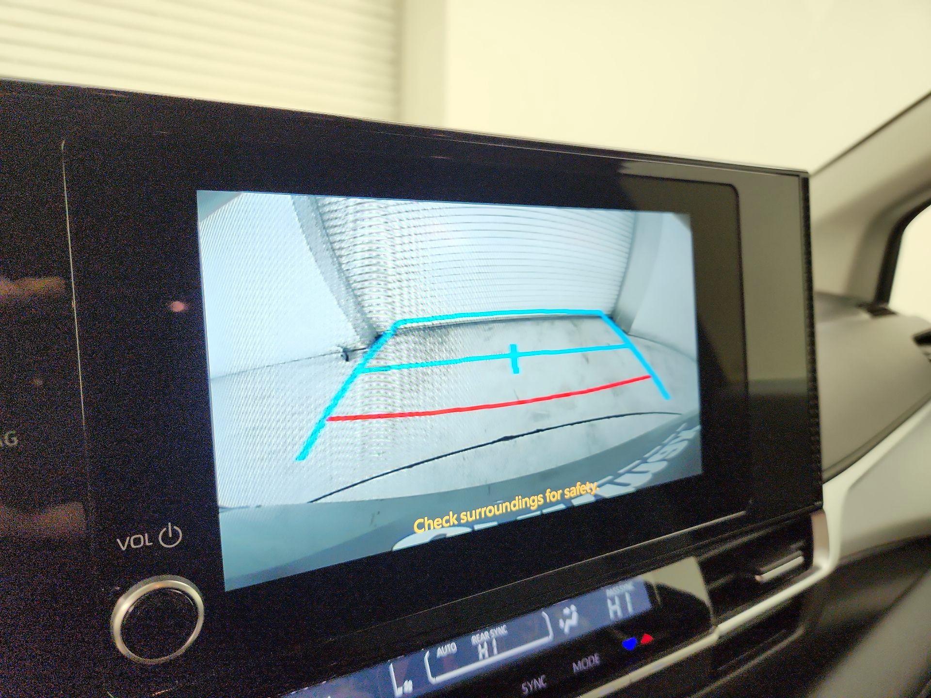 Thumbnail: 2025 Toyota Sienna - 15