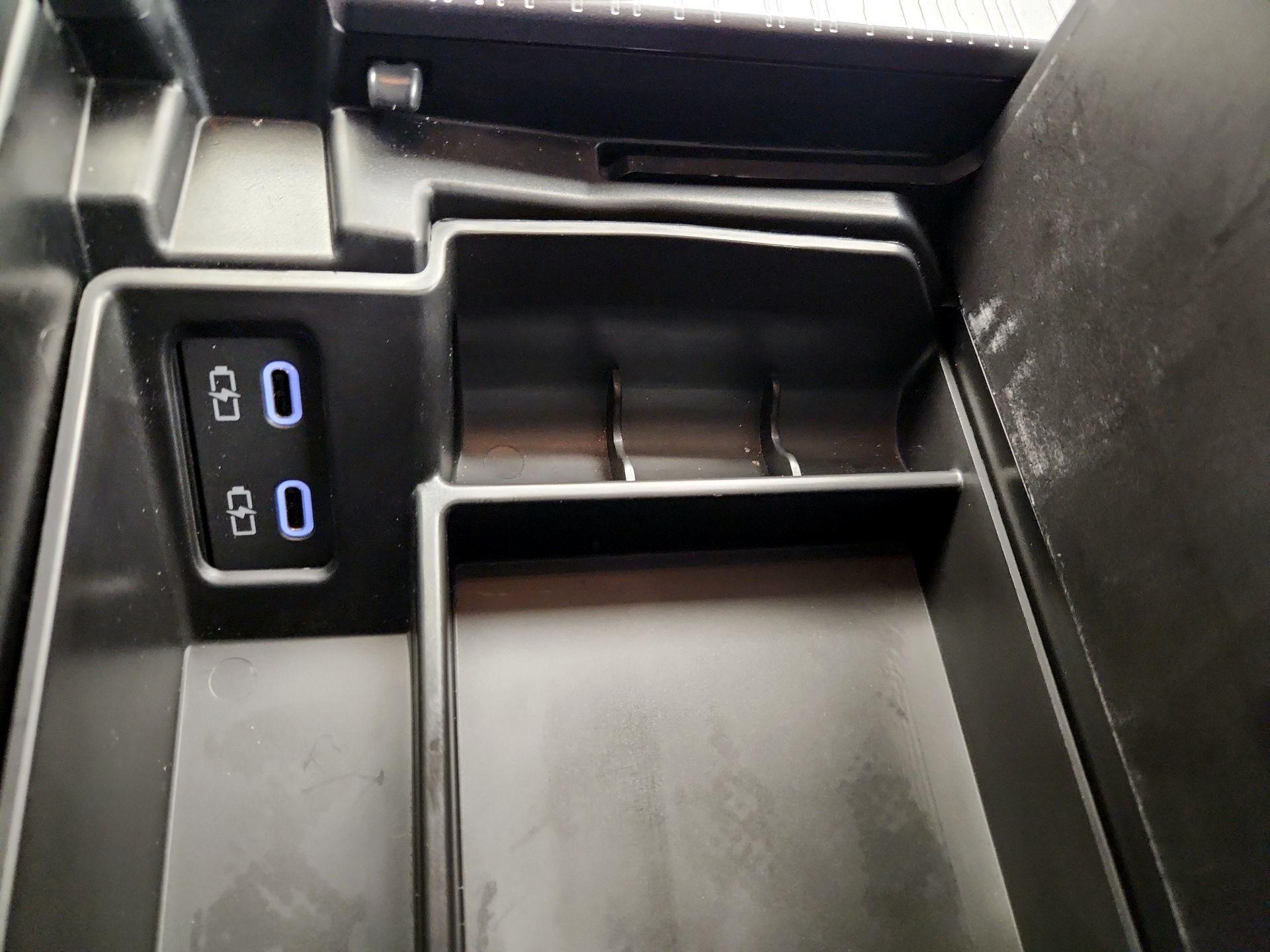 Thumbnail: 2025 Toyota Sienna - 19