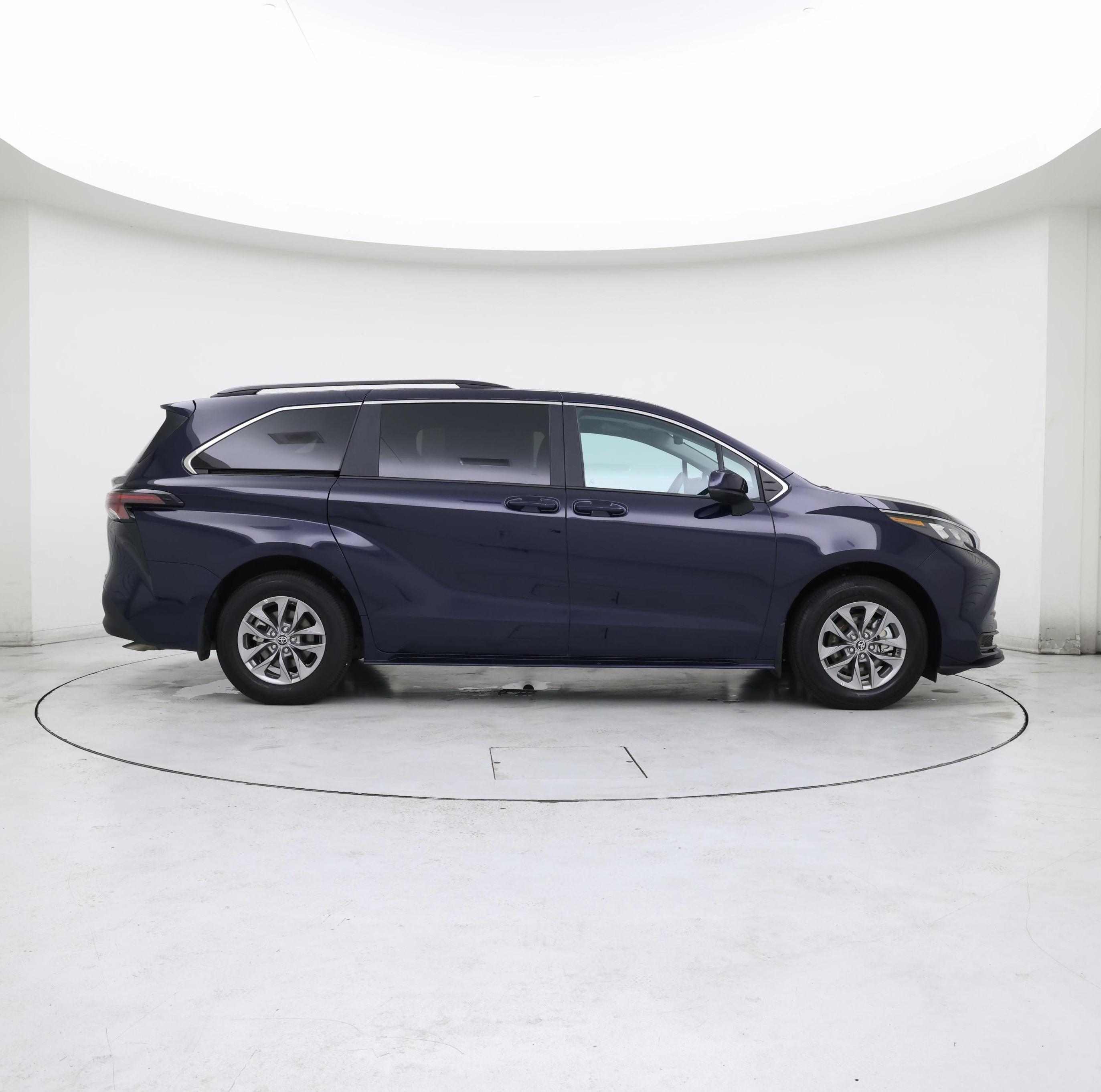 Thumbnail: 2025 Toyota Sienna - 7