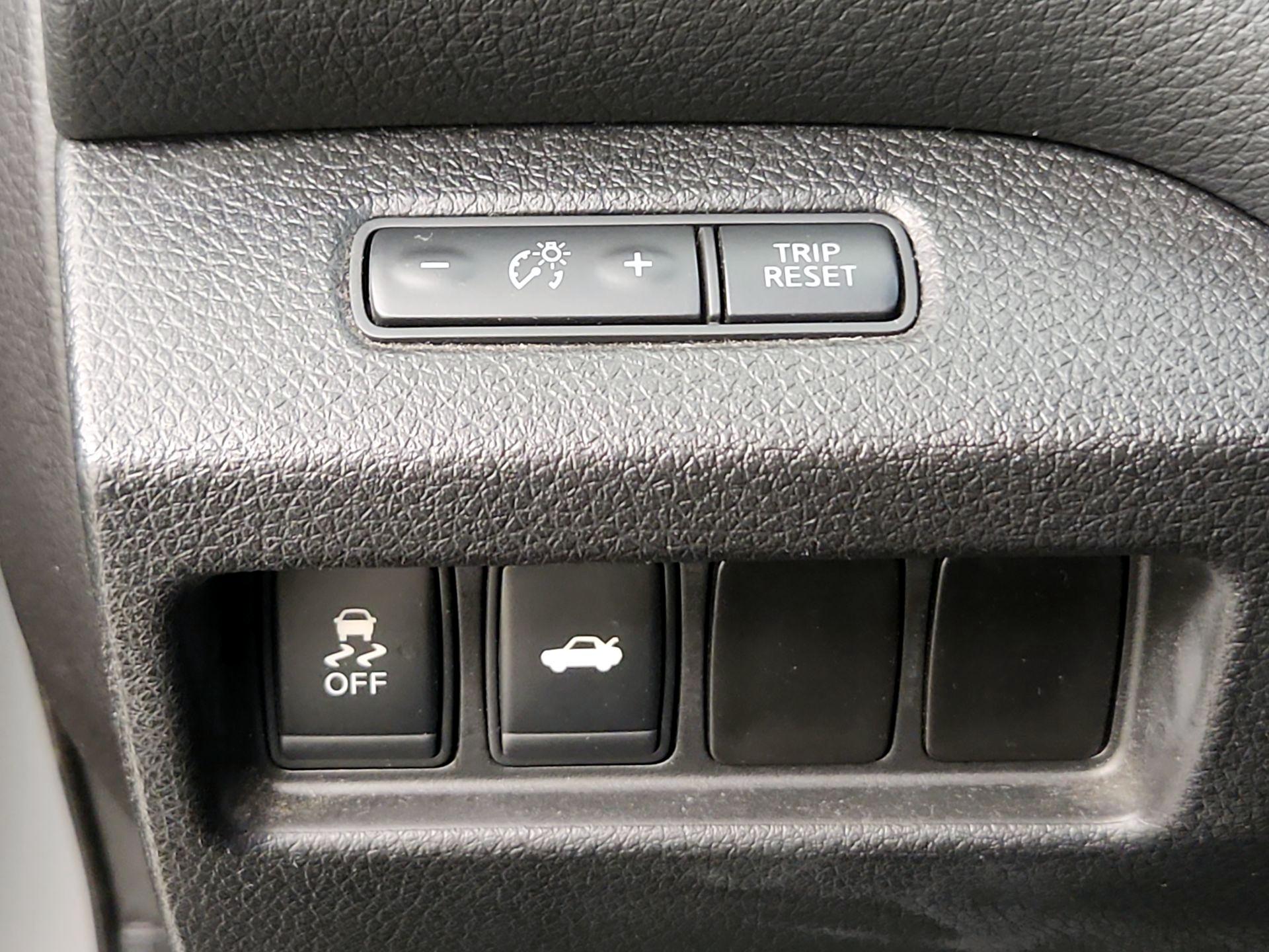 Thumbnail: 2014 Nissan Altima - 13