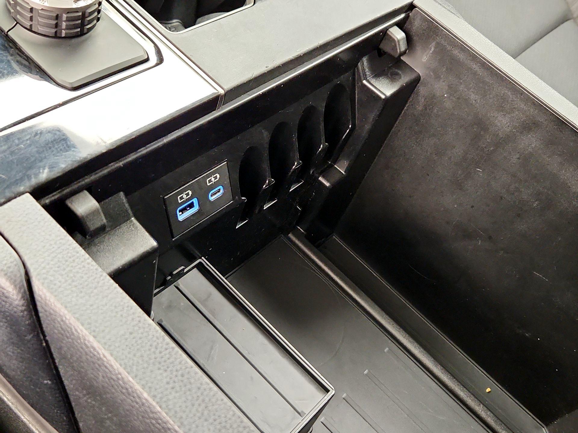 Thumbnail: 2022 Toyota Tundra - 18