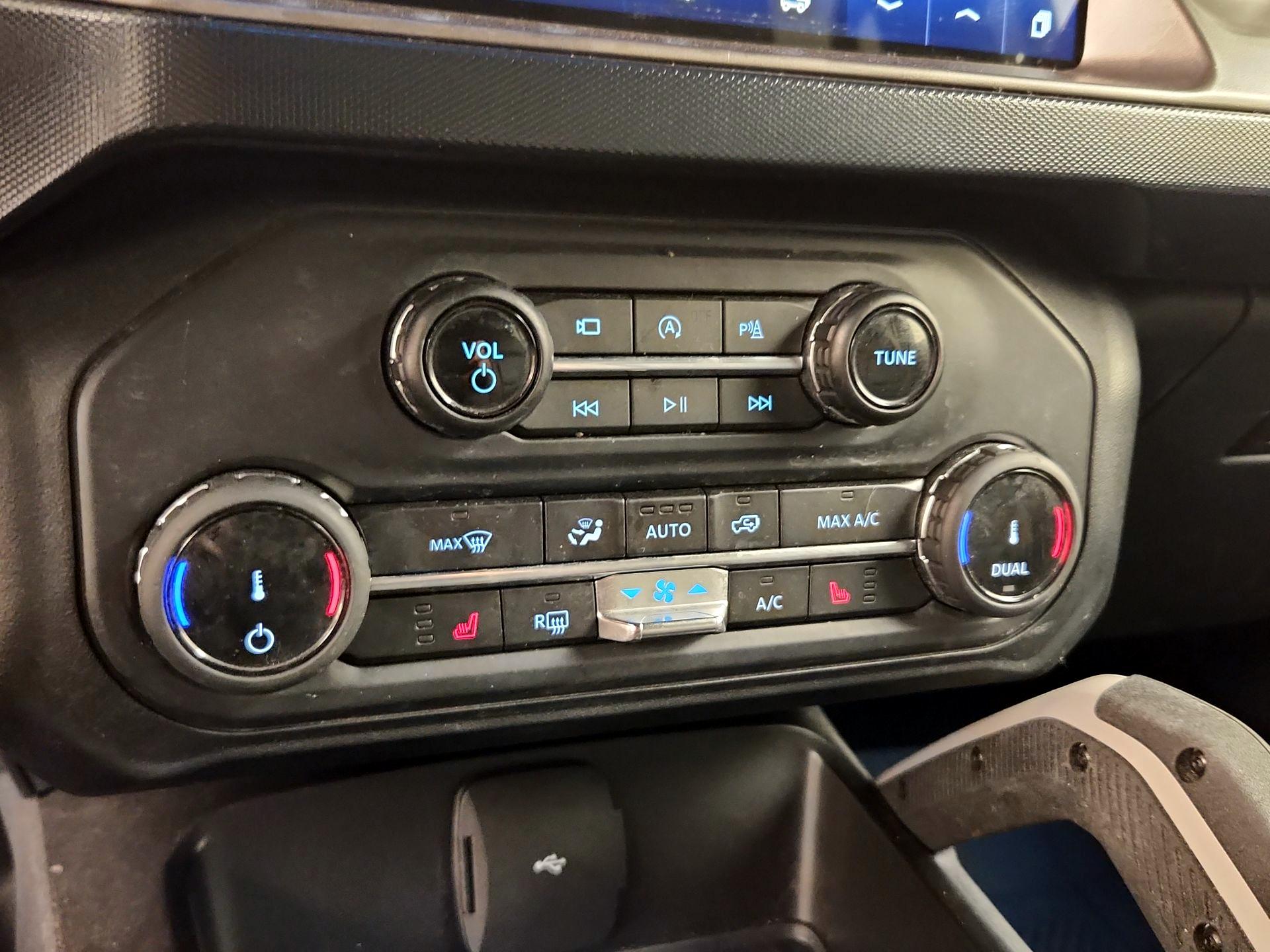 Thumbnail: 2022 Ford Bronco - 17