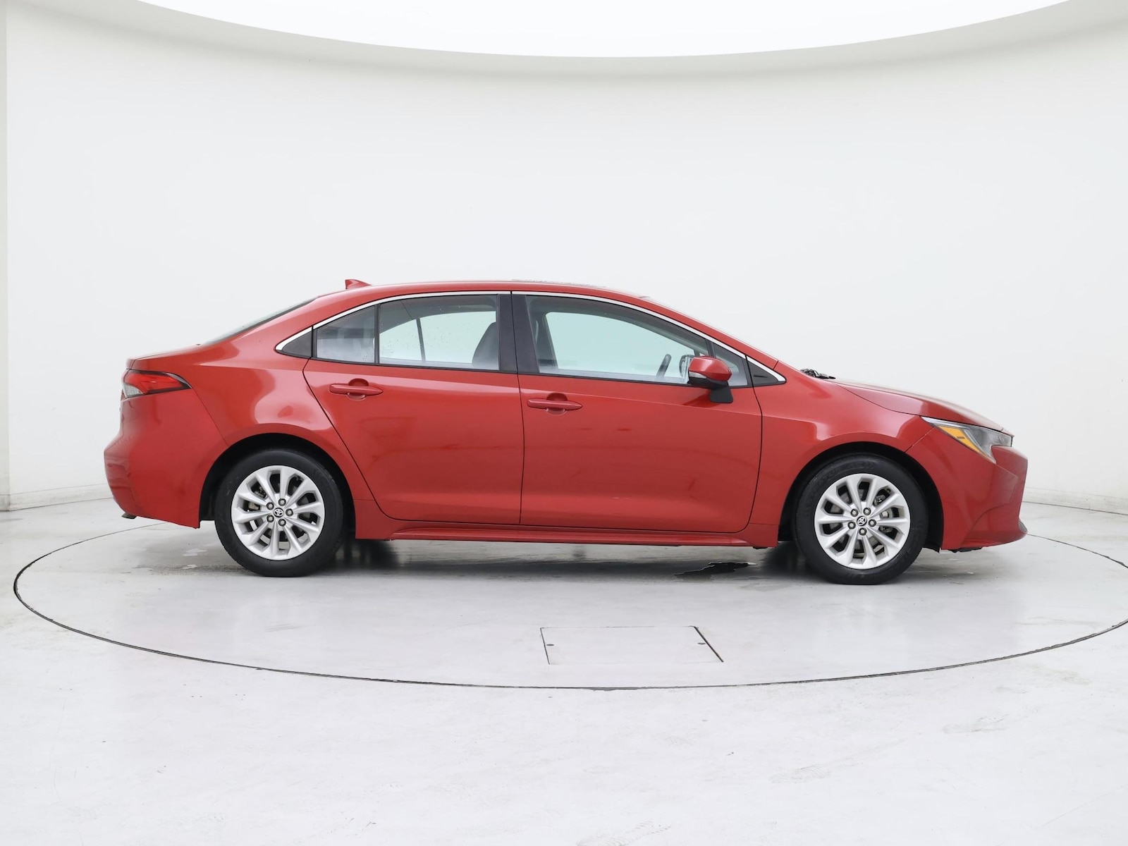 2021 Toyota Corolla XLE - Photo 8