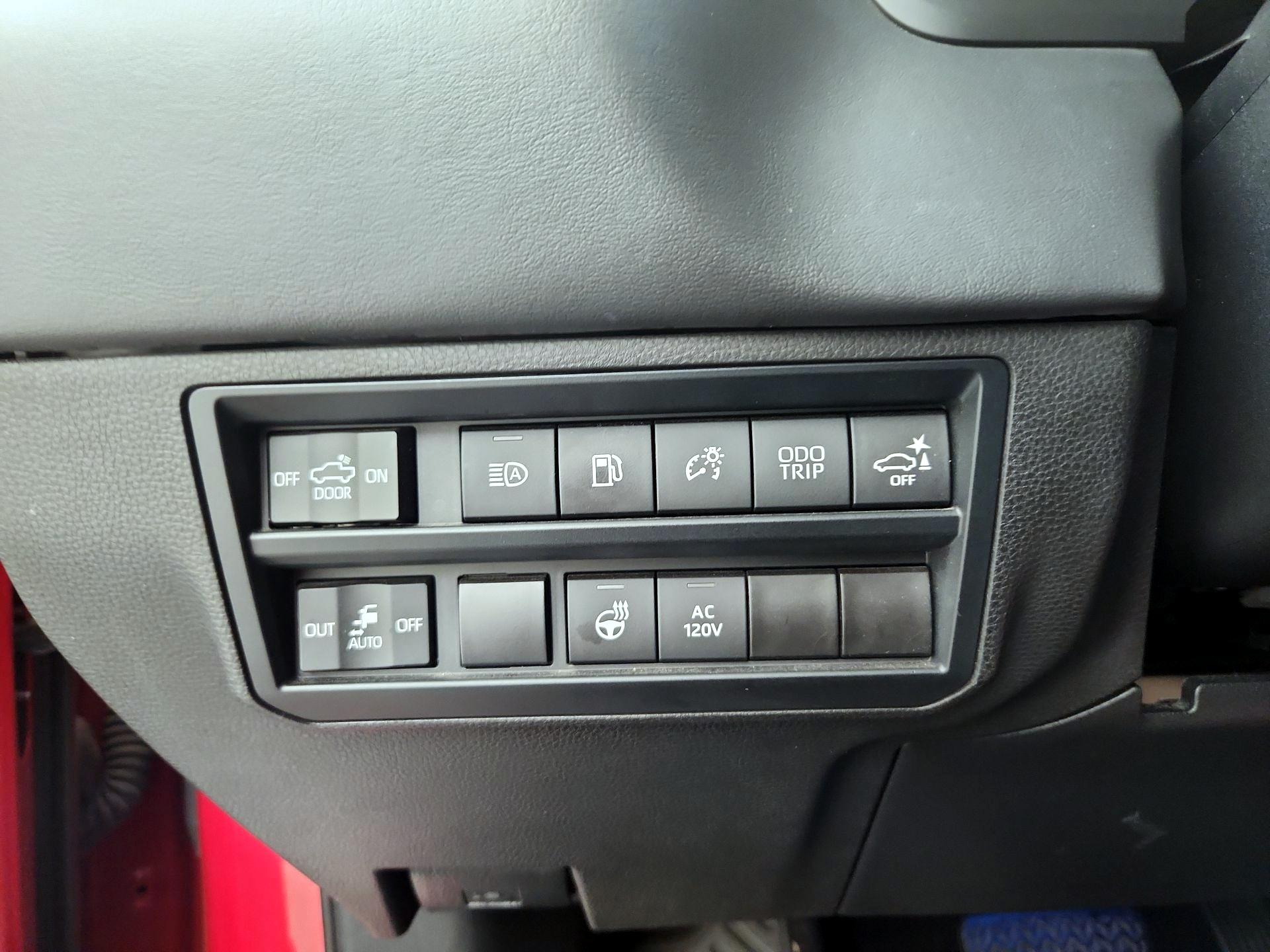 Thumbnail: 2022 Toyota Tundra - 13