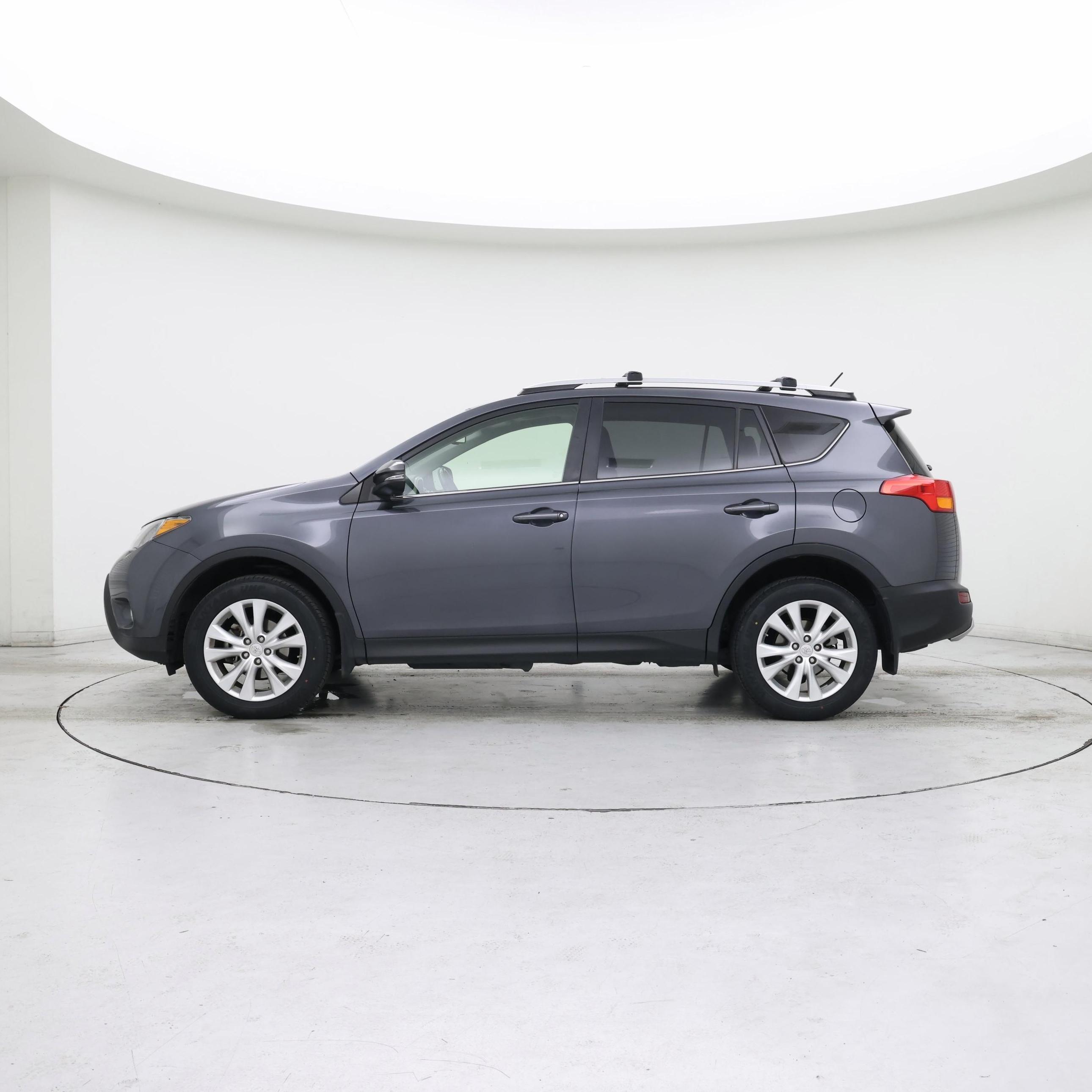 Thumbnail: 2015 Toyota RAV4 - 3