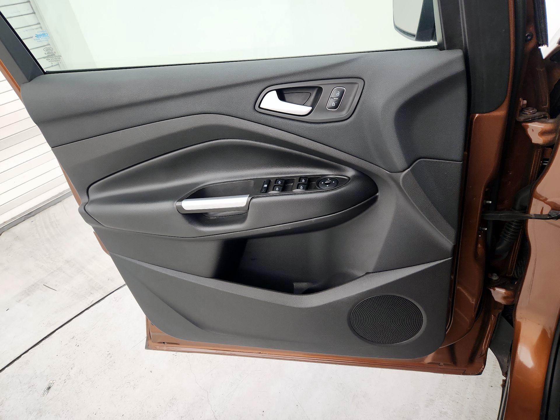 Thumbnail: 2017 Ford Escape - 12