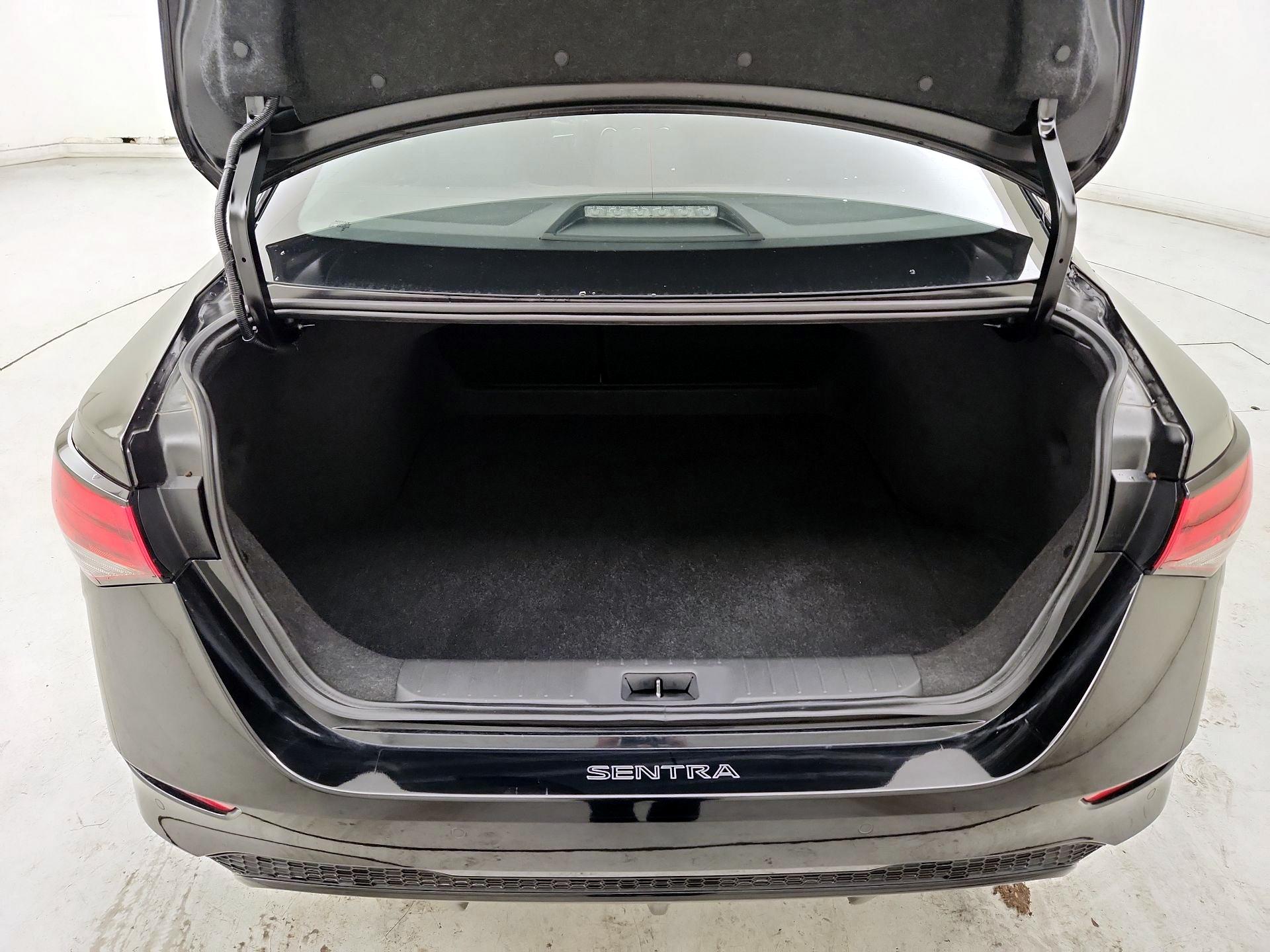Thumbnail: 2023 Nissan Sentra - 20