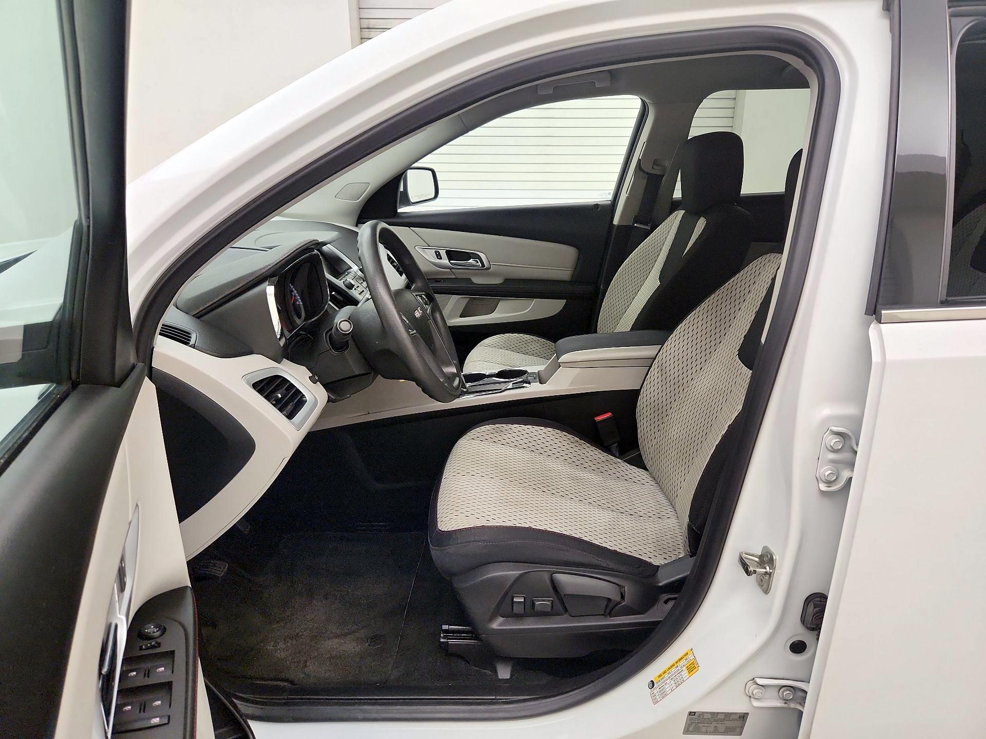 Thumbnail: 2015 GMC Terrain - 11