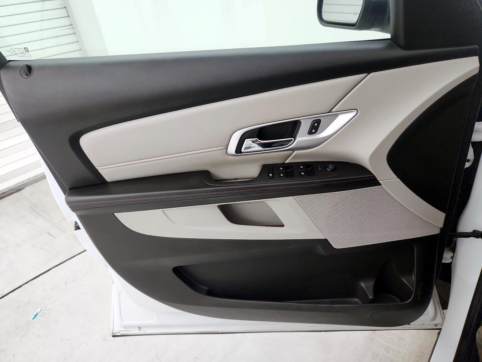 Thumbnail: 2015 GMC Terrain - 12