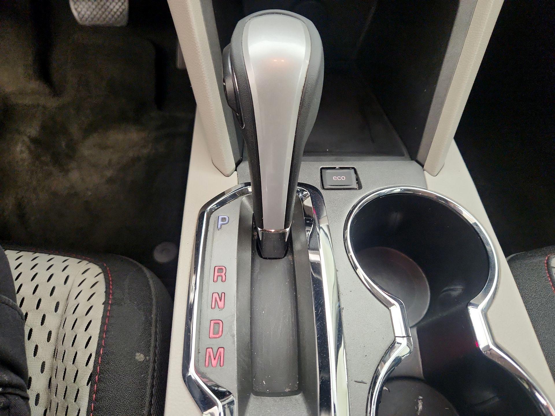 Thumbnail: 2015 GMC Terrain - 17