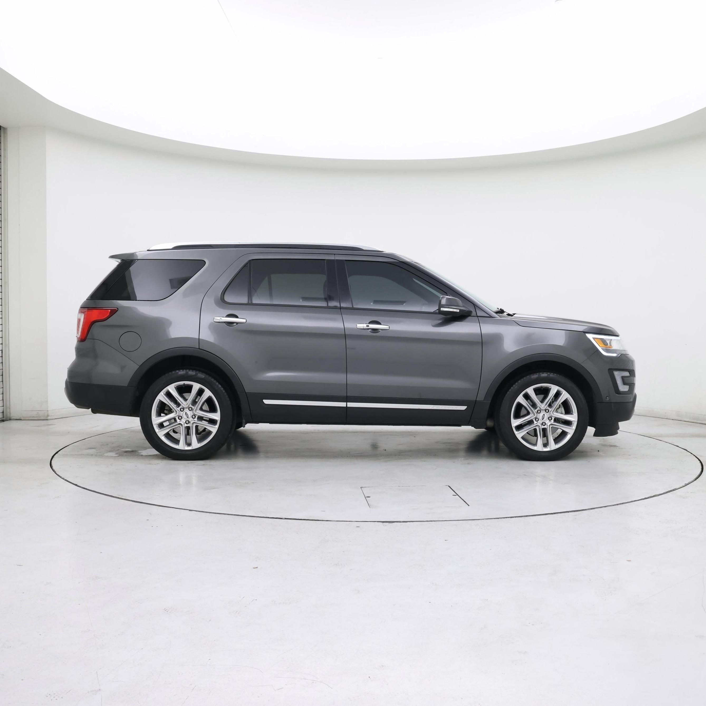 Thumbnail: 2017 Ford Explorer - 7