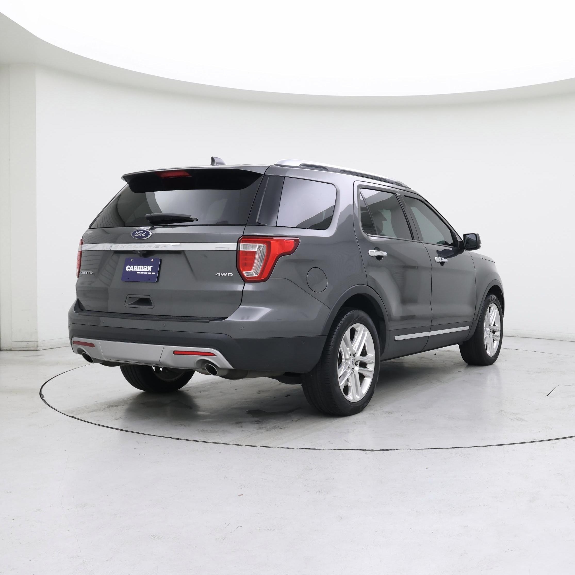 Thumbnail: 2017 Ford Explorer - 8