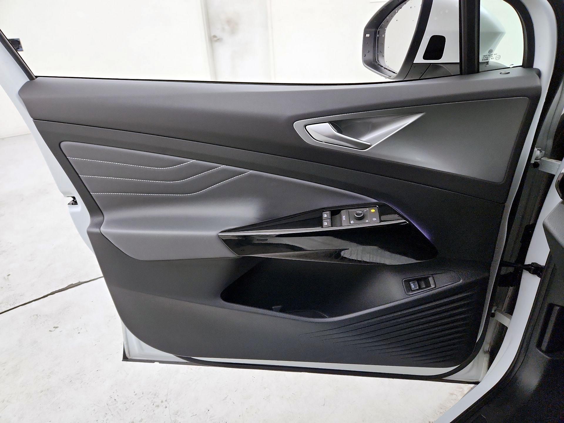 Thumbnail: 2023 Volkswagen ID.4 - 12