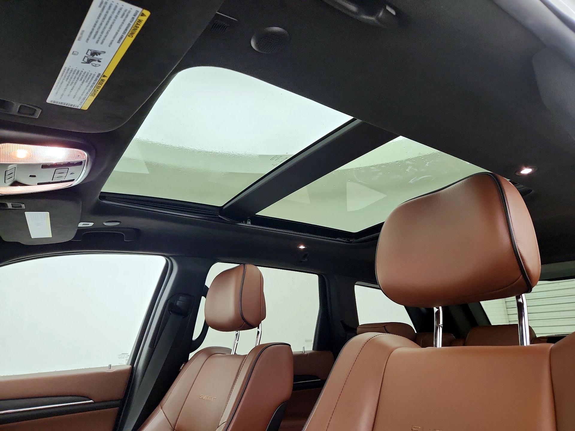 Thumbnail: 2018 Jeep Grand Cherokee - 20