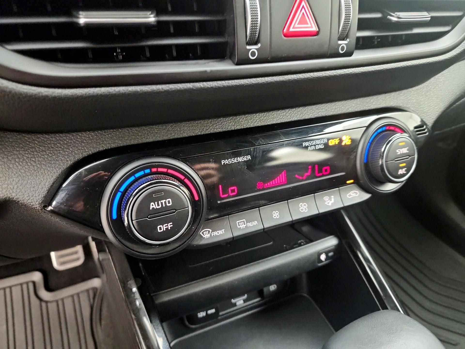 Thumbnail: 2024 Kia Forte - 17