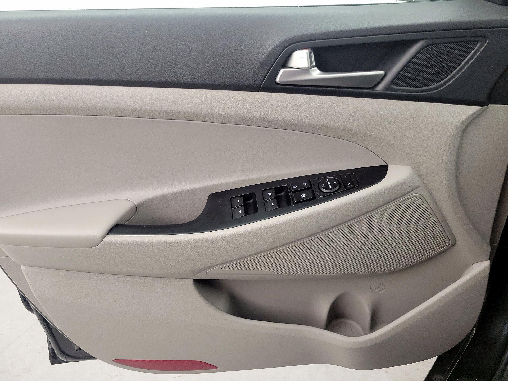 Thumbnail: 2019 Hyundai Tucson - 12