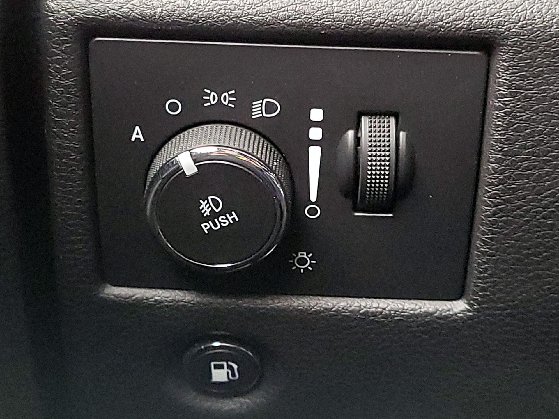 Thumbnail: 2017 Jeep Grand Cherokee - 13