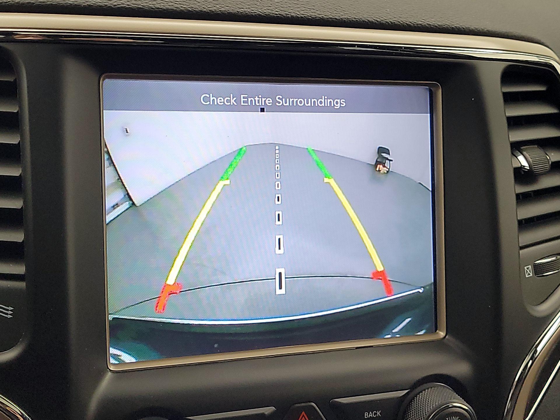 Thumbnail: 2017 Jeep Grand Cherokee - 15