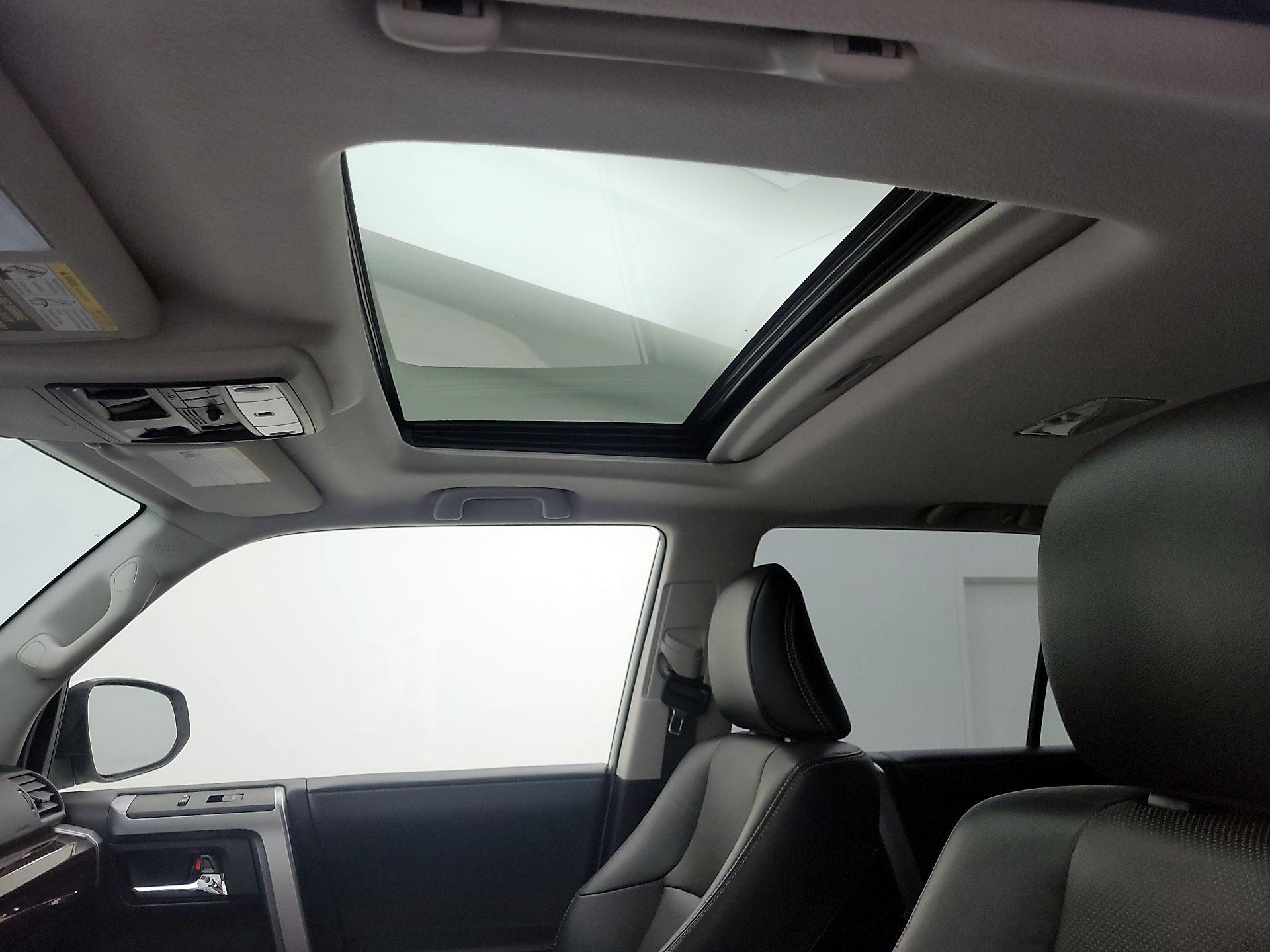 Thumbnail: 2018 Toyota 4Runner - 20