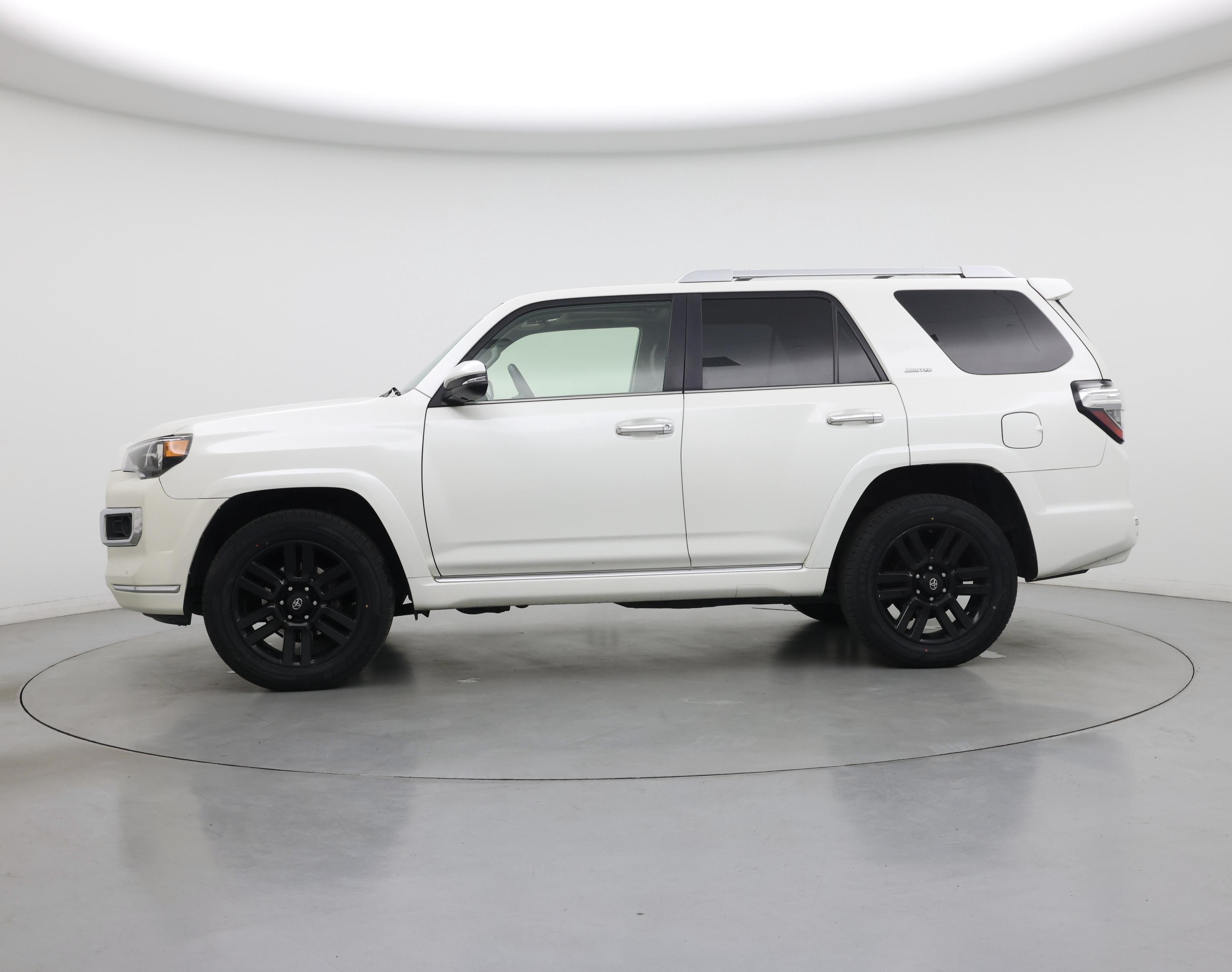 Thumbnail: 2018 Toyota 4Runner - 3