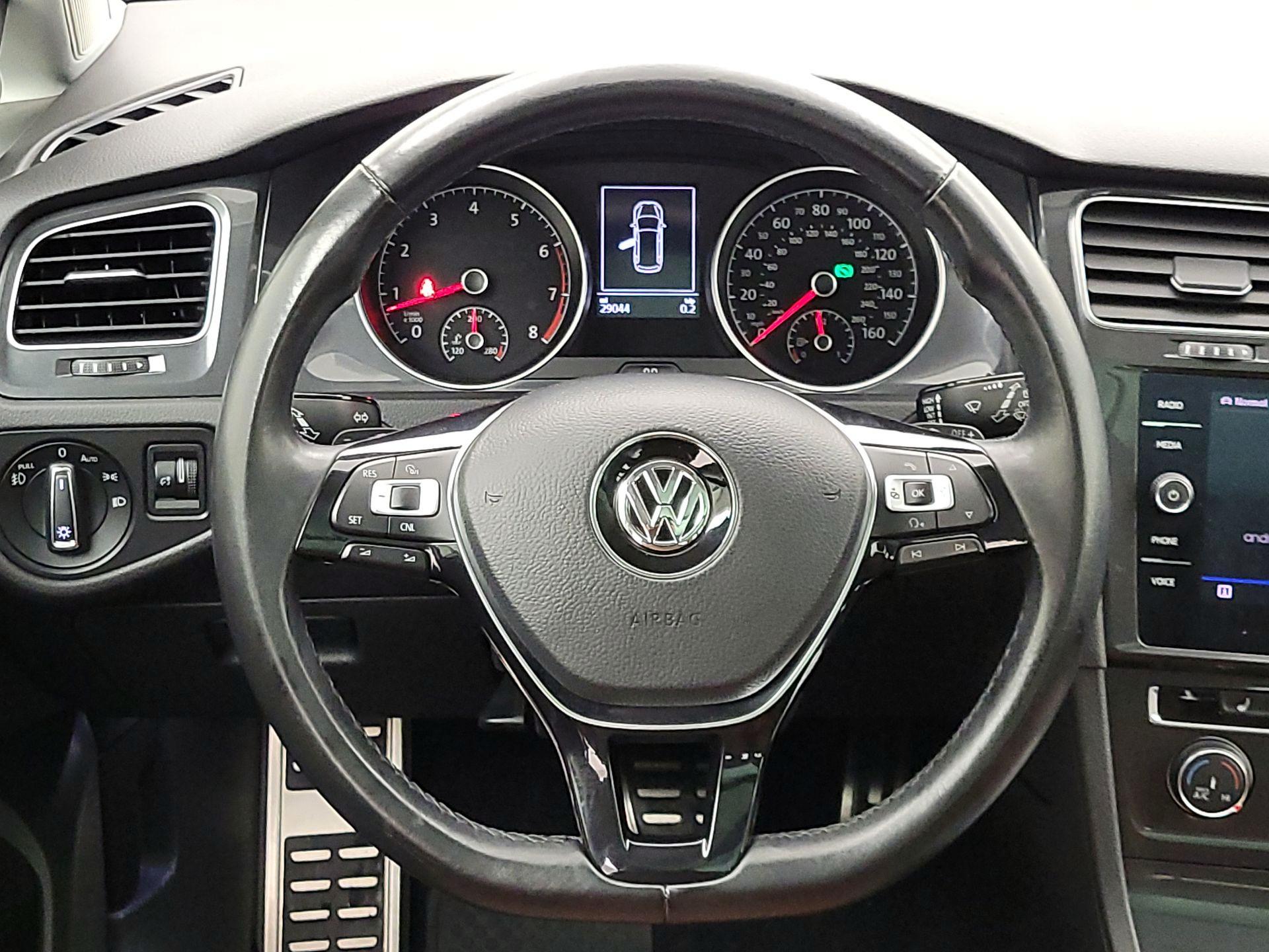 Thumbnail: 2018 Volkswagen Golf - 10