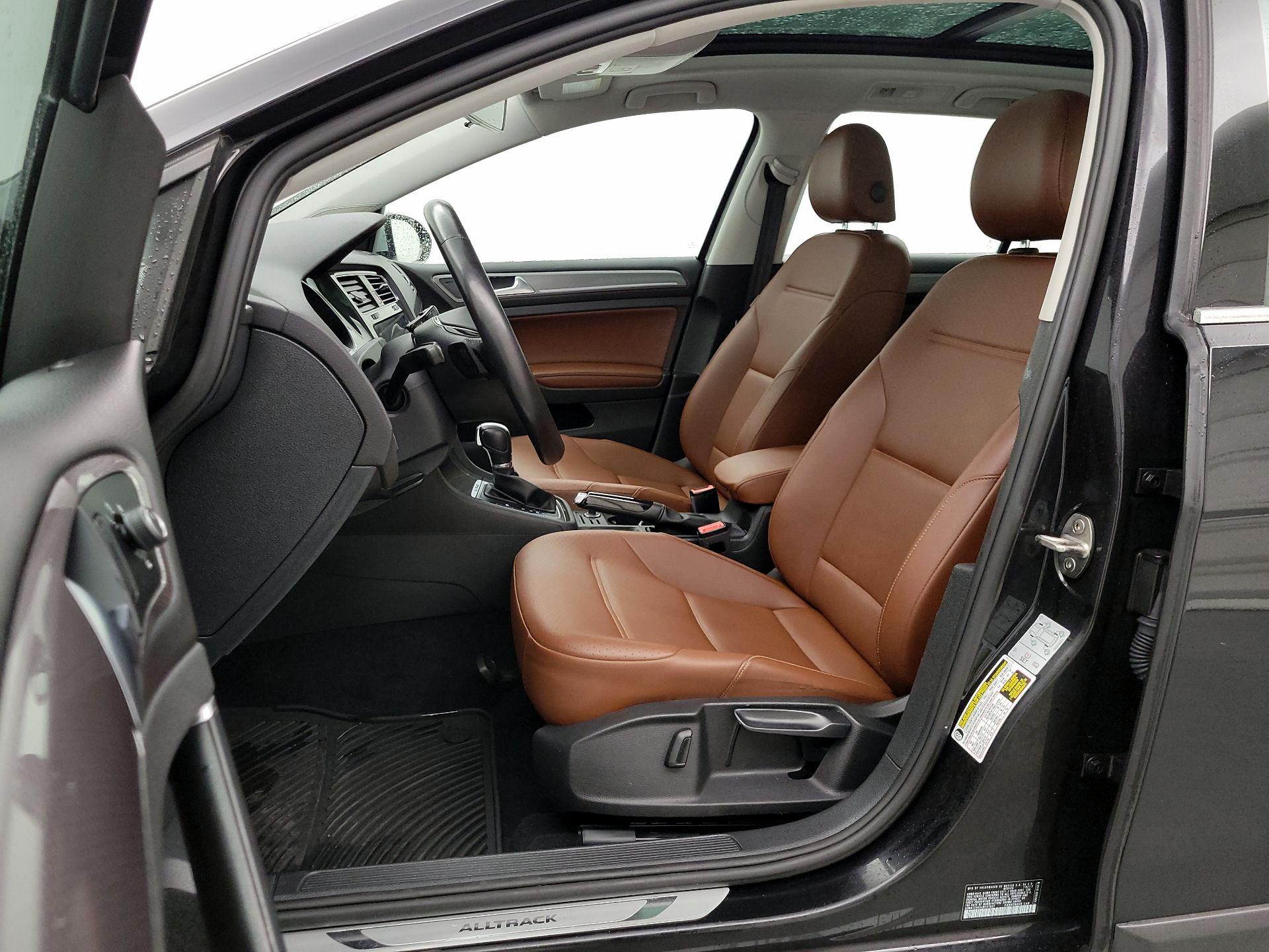 Thumbnail: 2018 Volkswagen Golf - 11