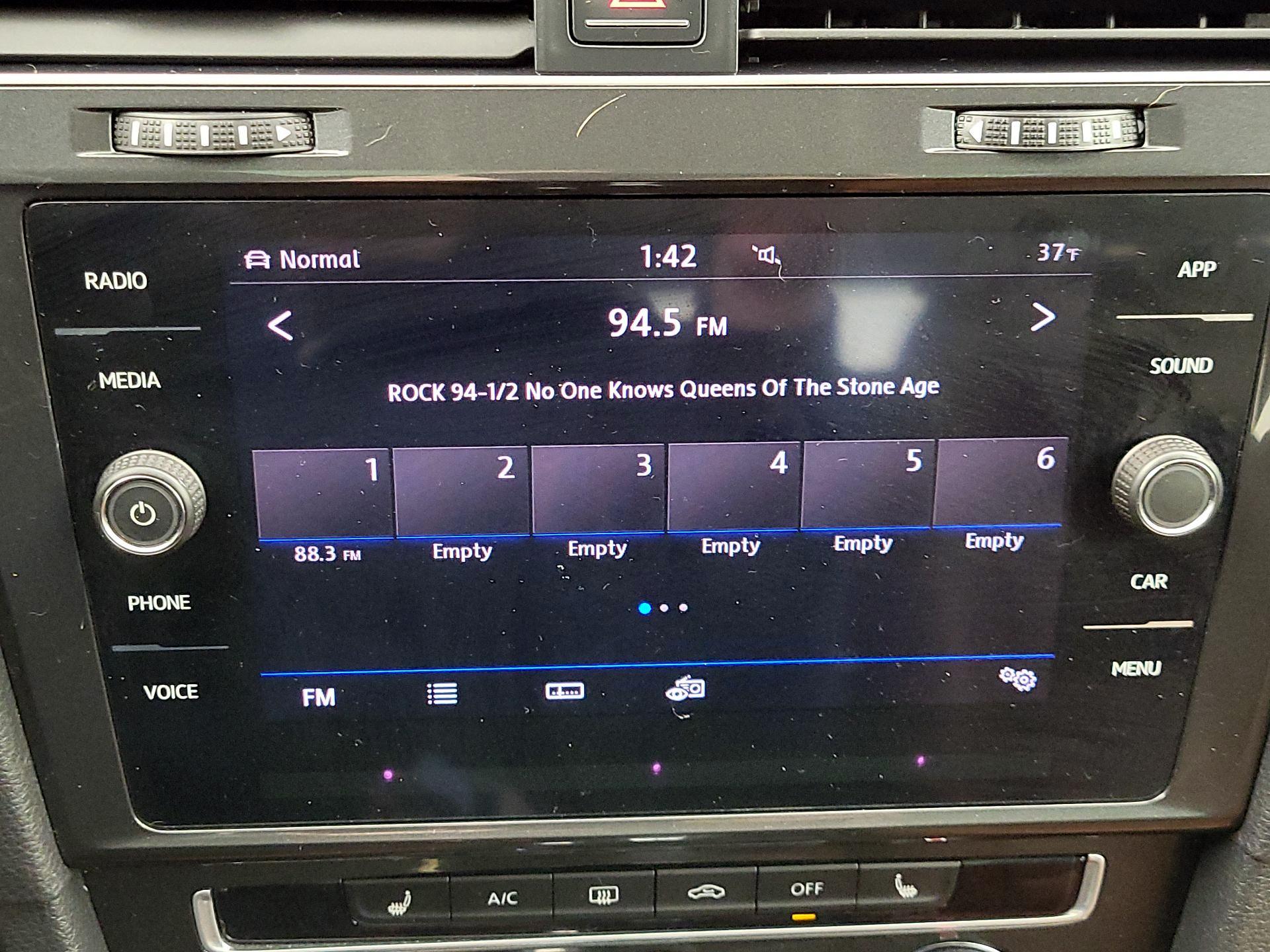 Thumbnail: 2018 Volkswagen Golf - 15