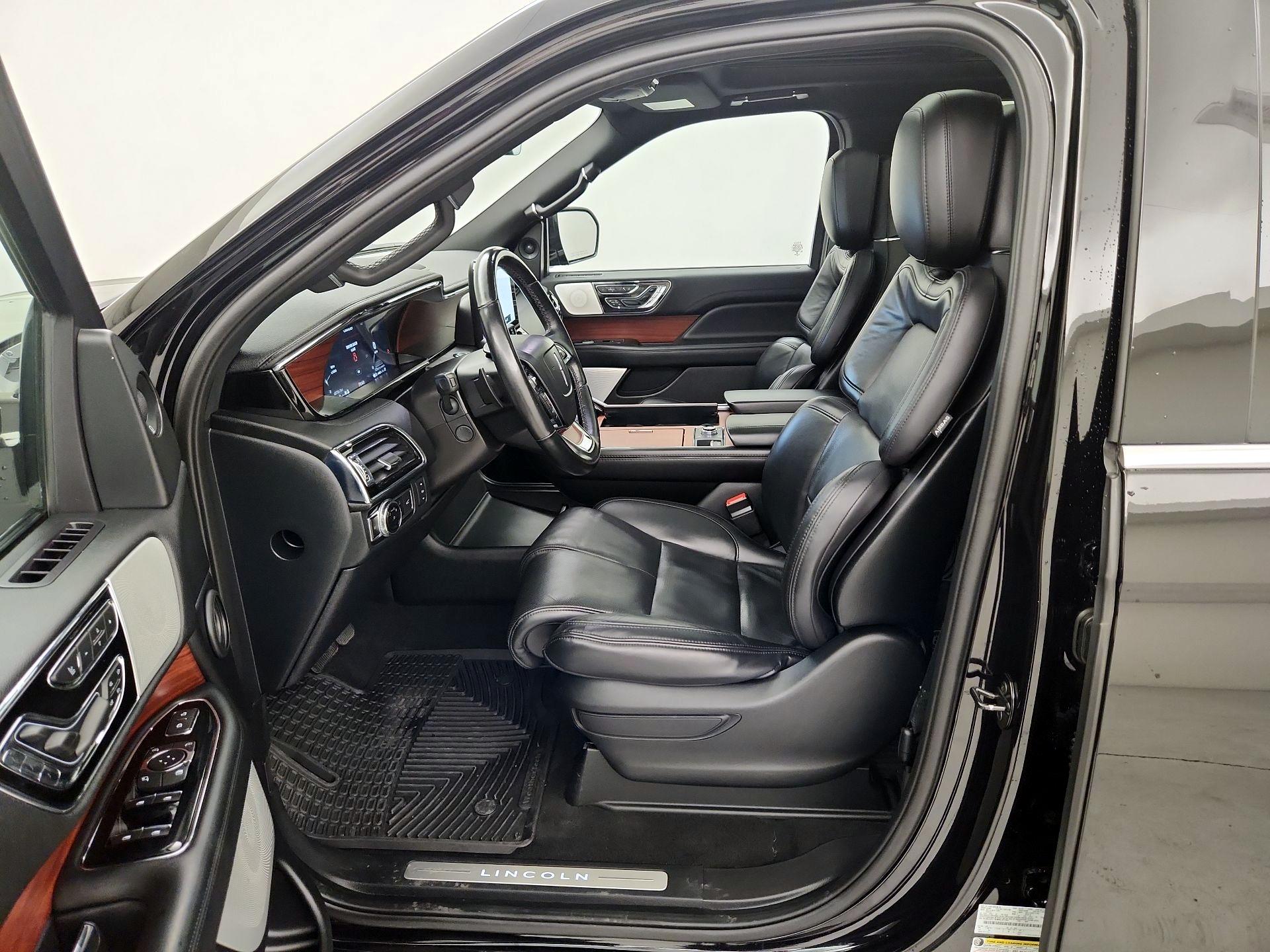 Thumbnail: 2021 Lincoln Navigator - 11