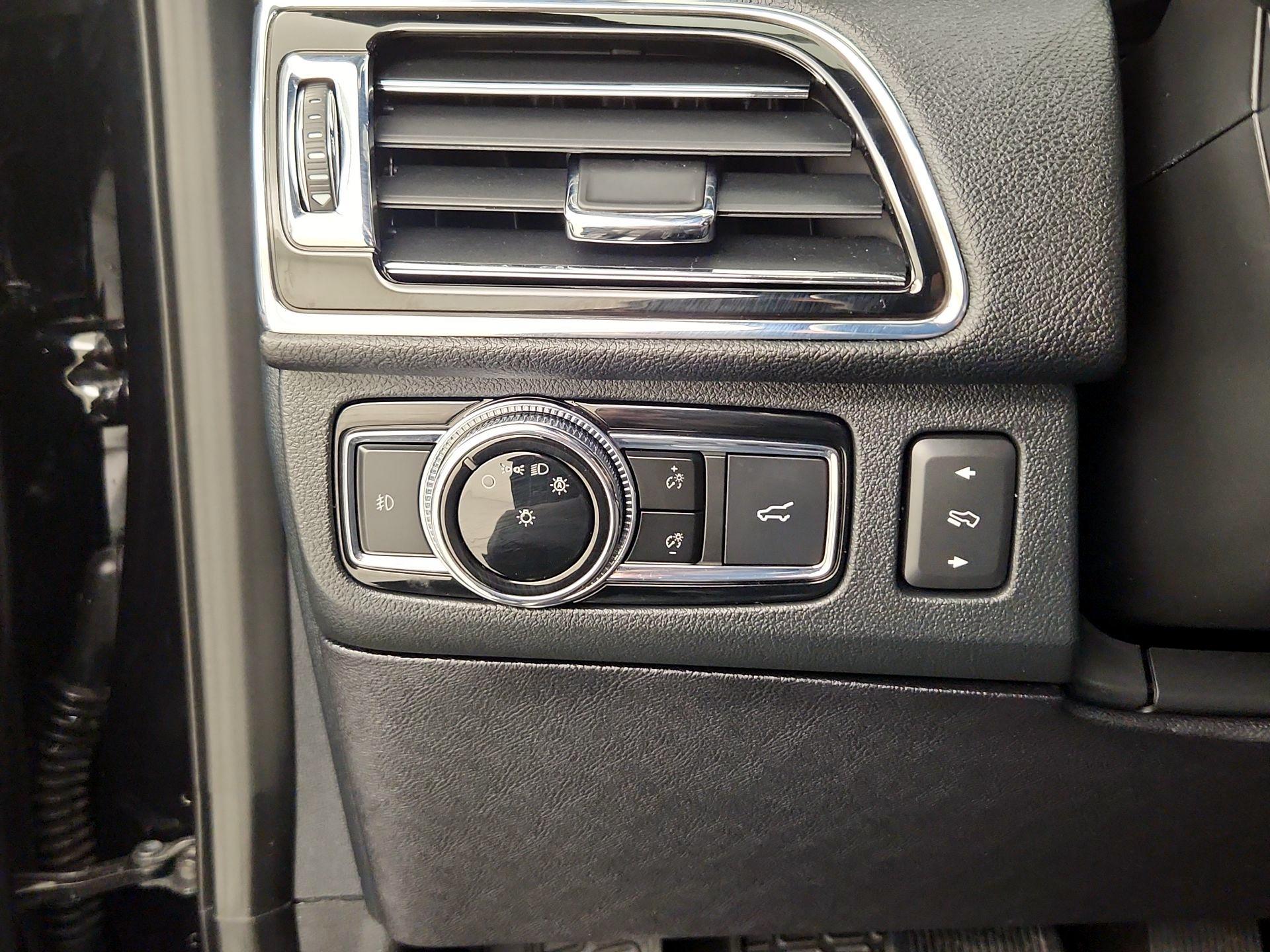 Thumbnail: 2021 Lincoln Navigator - 13