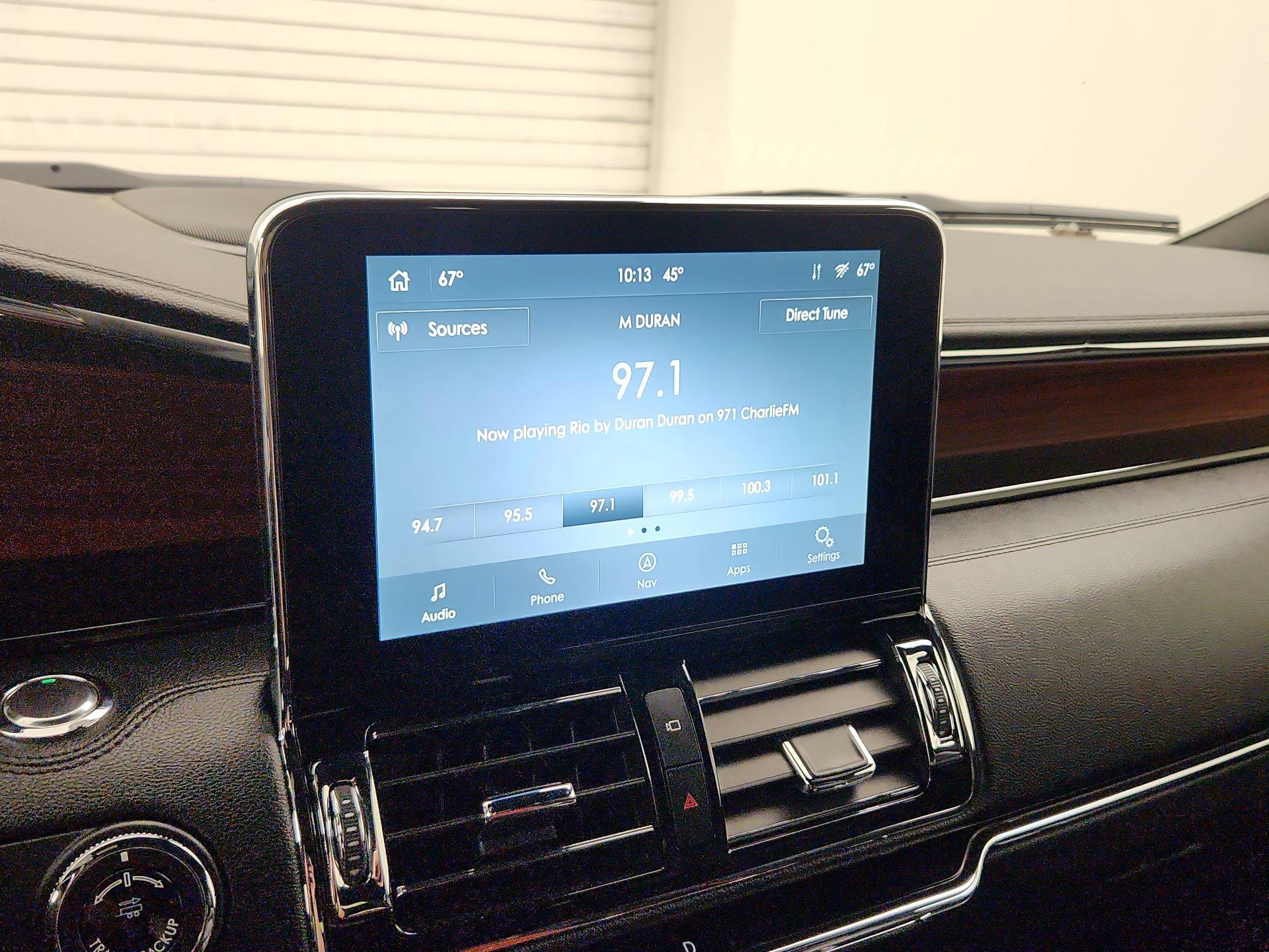 Thumbnail: 2021 Lincoln Navigator - 16