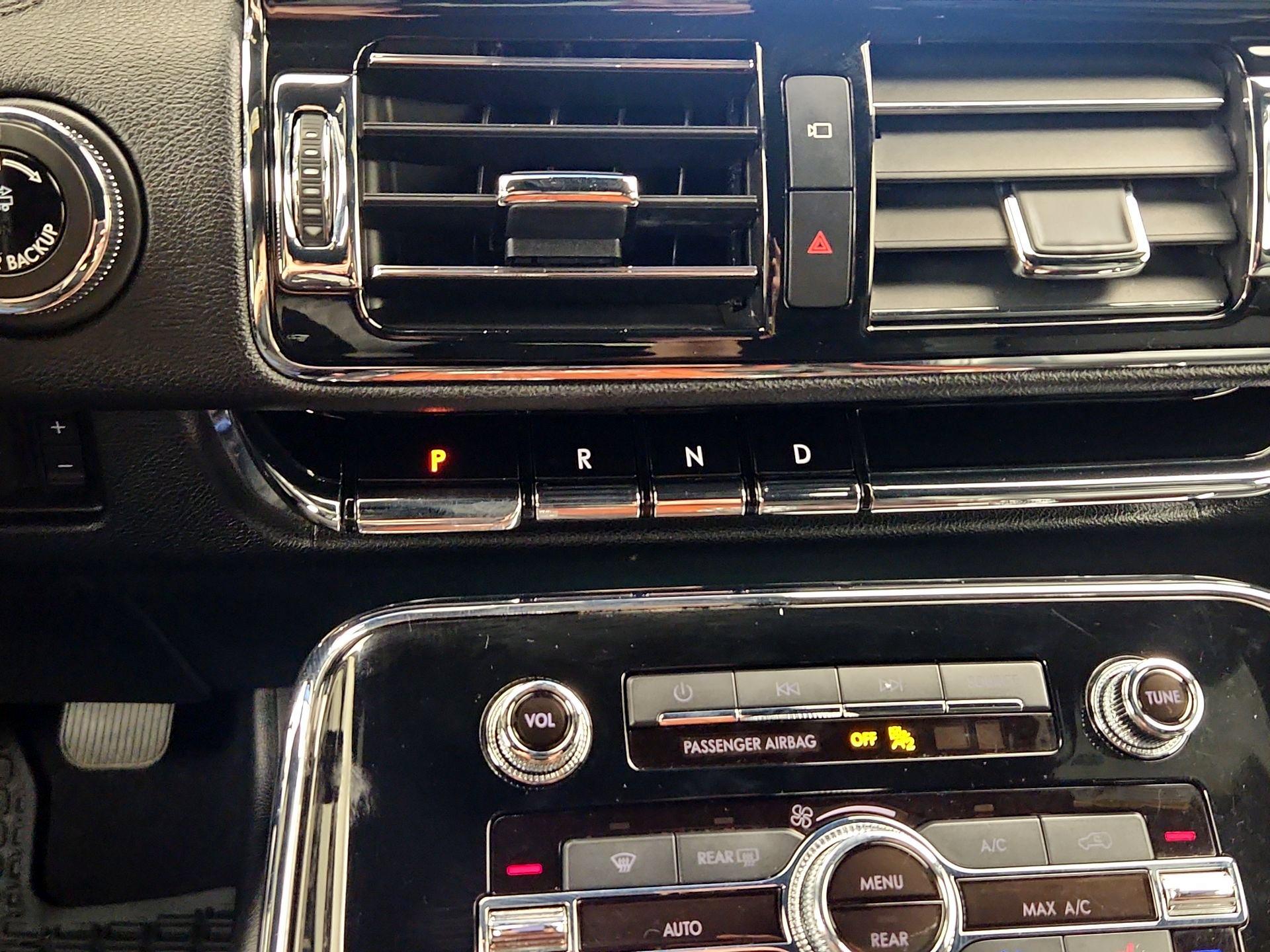 Thumbnail: 2021 Lincoln Navigator - 18