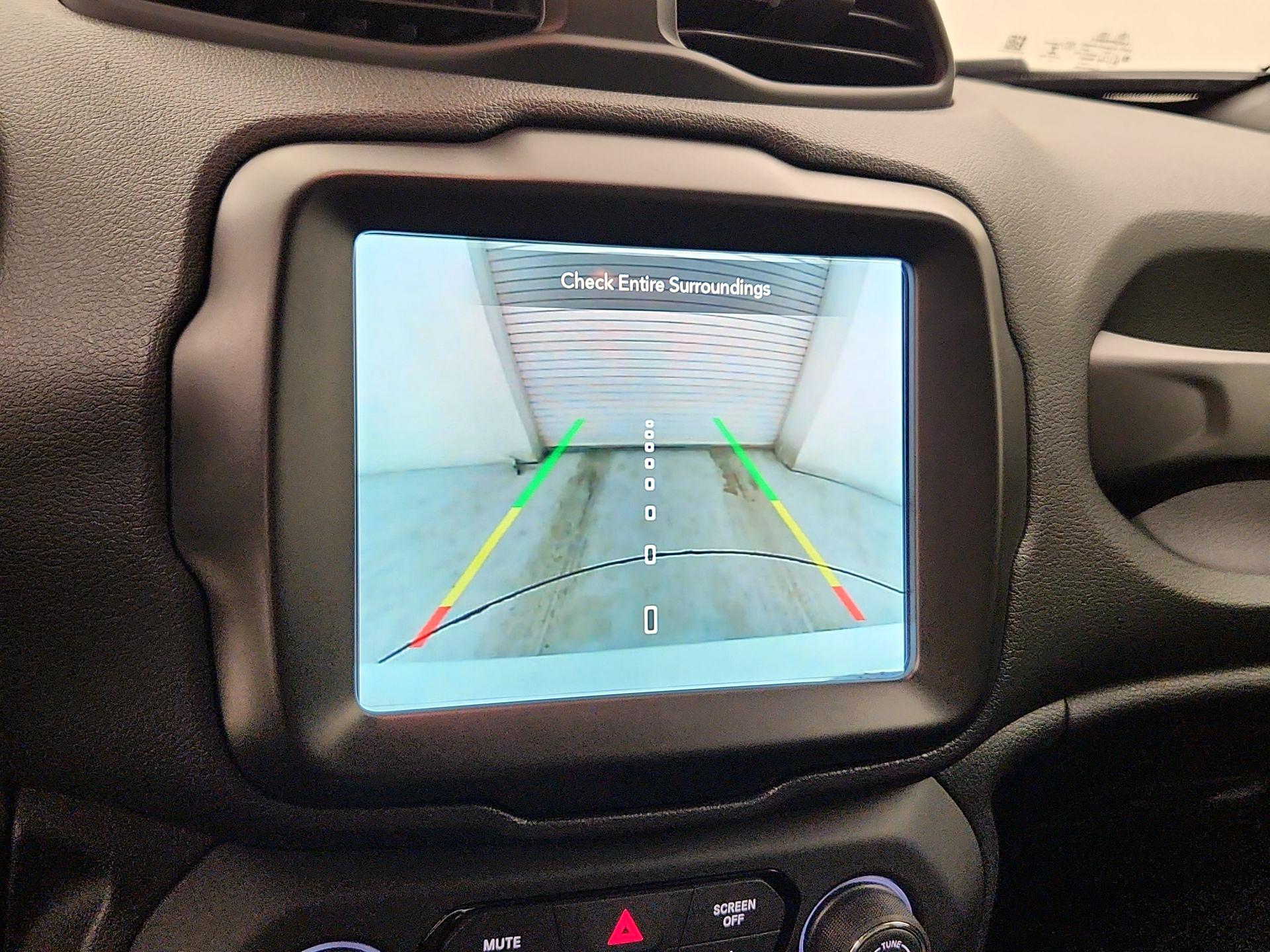 Thumbnail: 2021 Jeep Renegade - 15