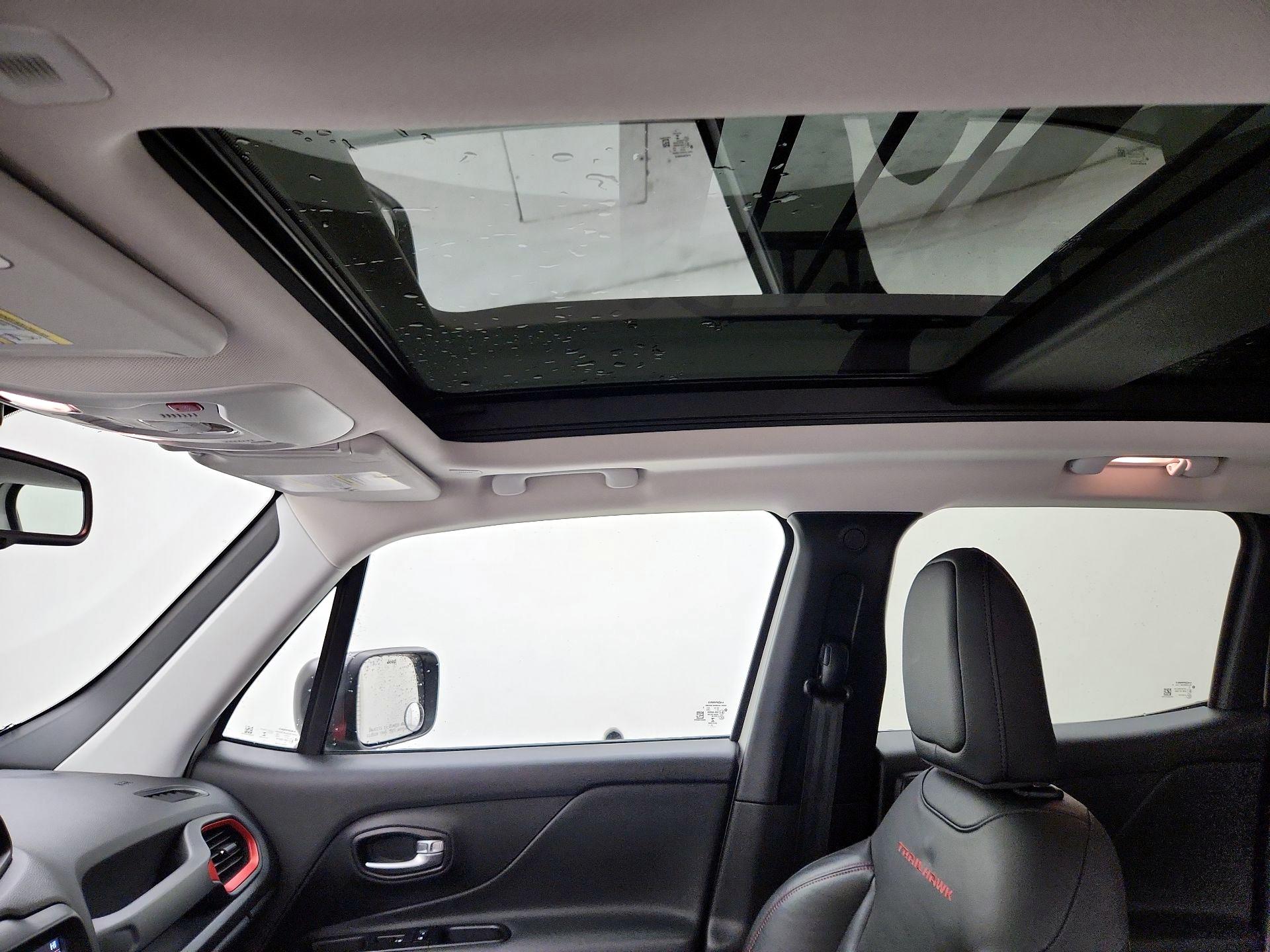 Thumbnail: 2021 Jeep Renegade - 20