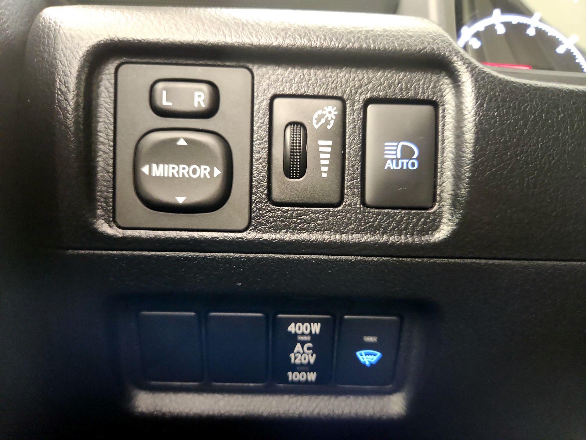 Thumbnail: 2022 Toyota 4Runner - 13