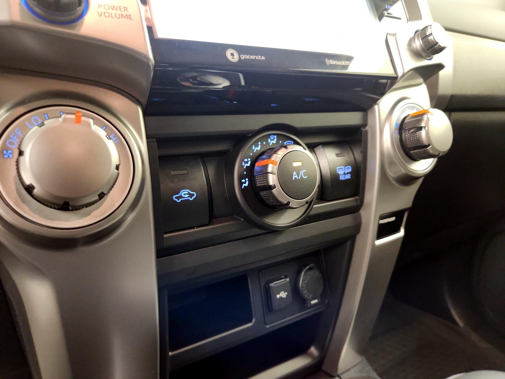 Thumbnail: 2022 Toyota 4Runner - 17